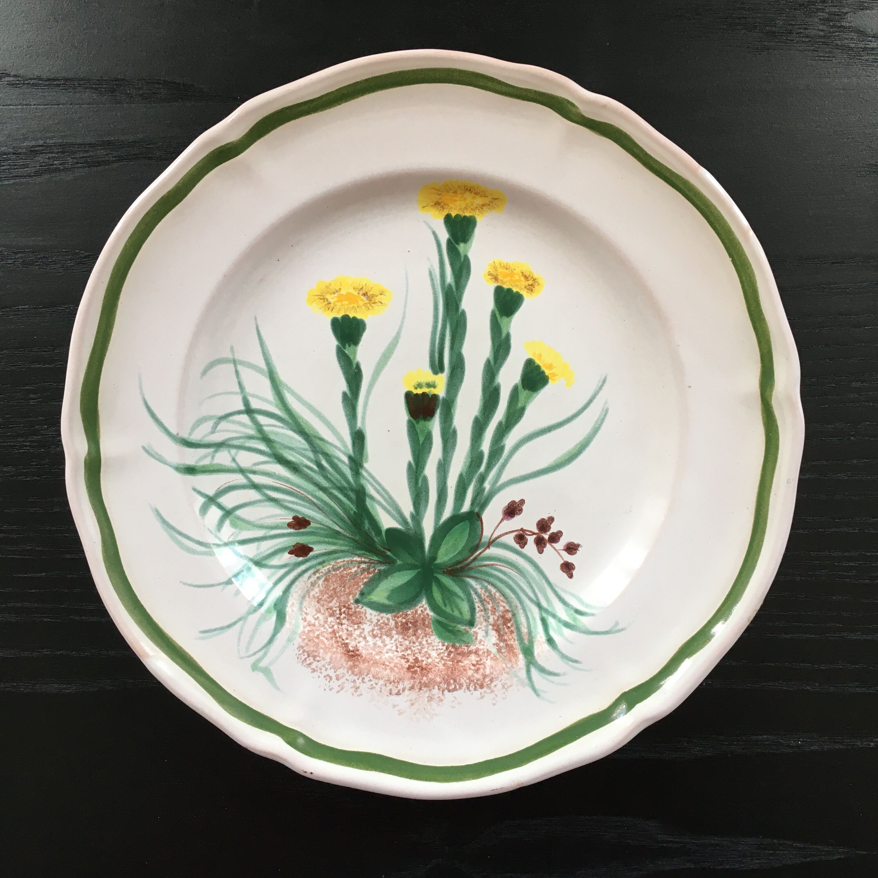 Provencal plate decoration yellow thistles