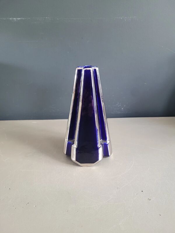 Vase pyramide art-déco Moulin des Loups & Hamage Nord - bleu et argent - Ref 959