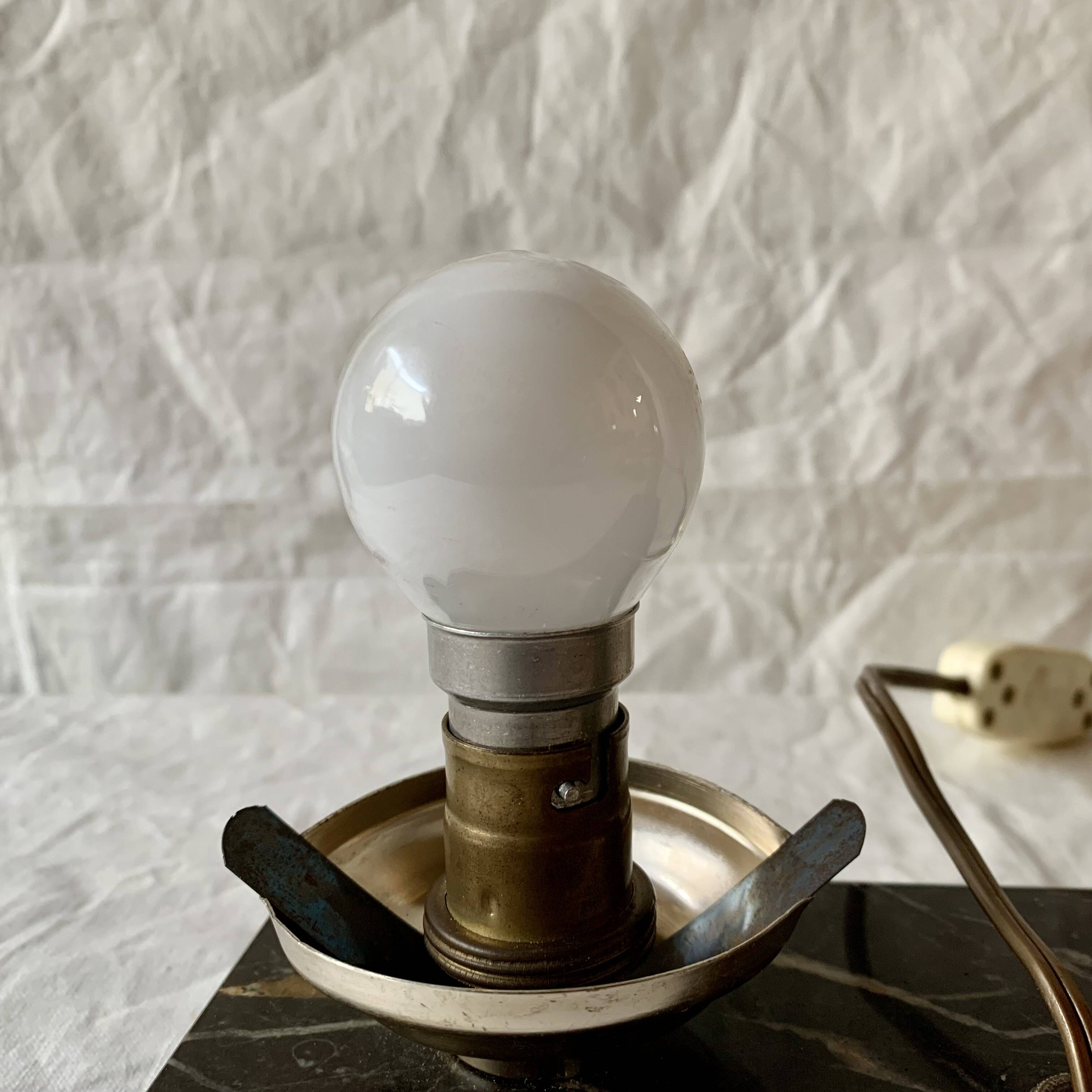 Art Deco bedside lamp - Globe and fawn on marble base
