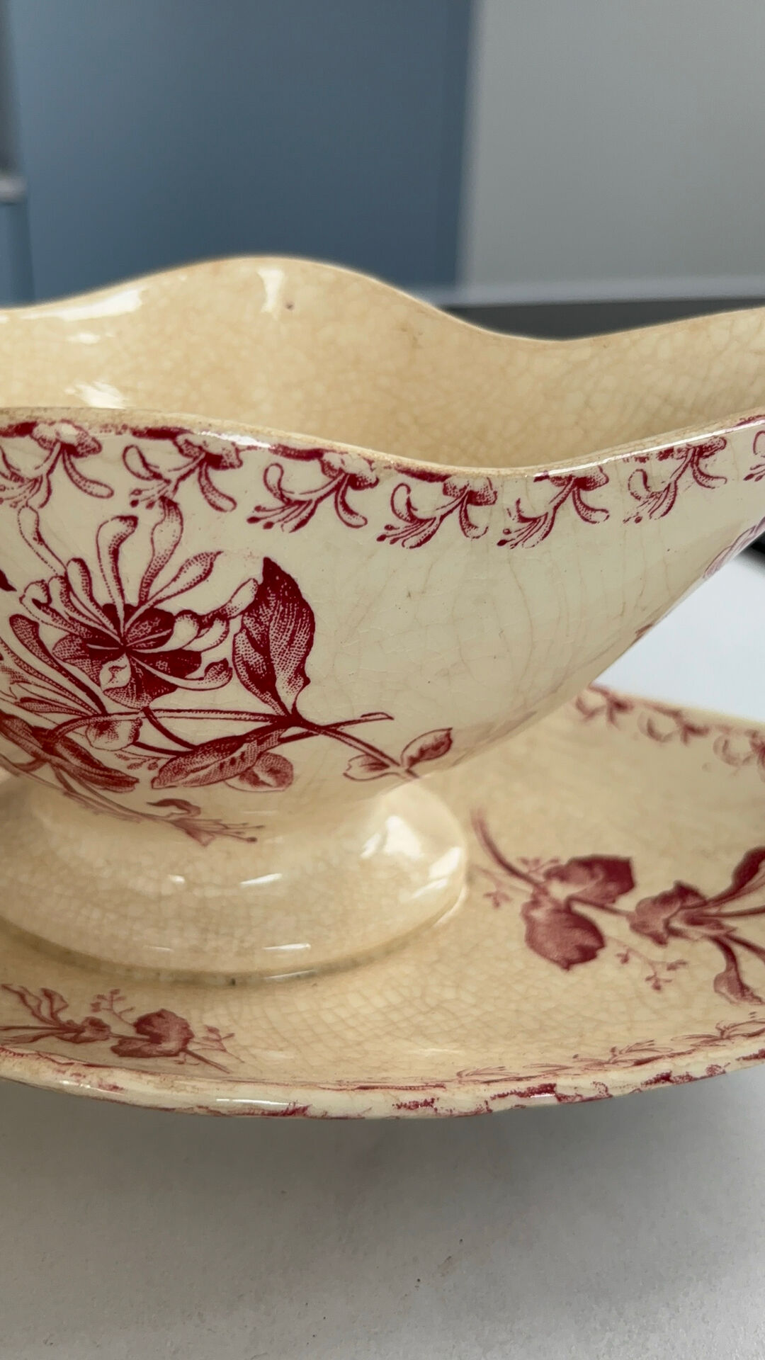 Red ironware sauce boat Gien honeysuckle model - ironware p