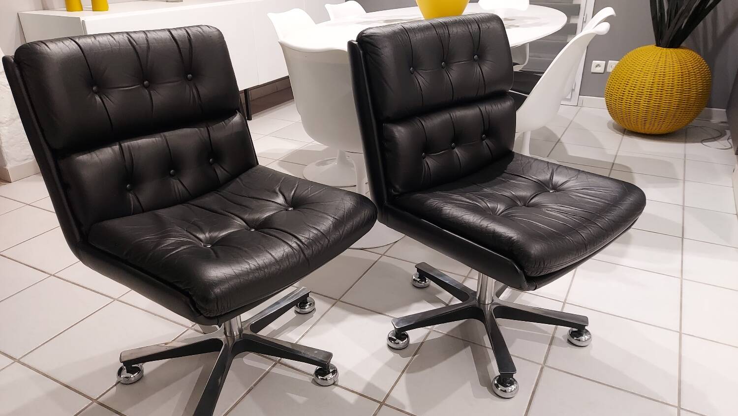 Pair of vintage Italian design leather office armchairs 1980