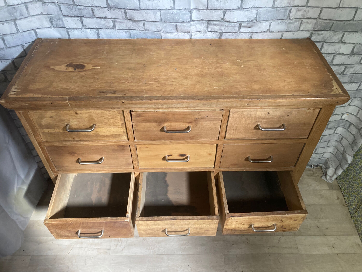 Hardware trade furniture