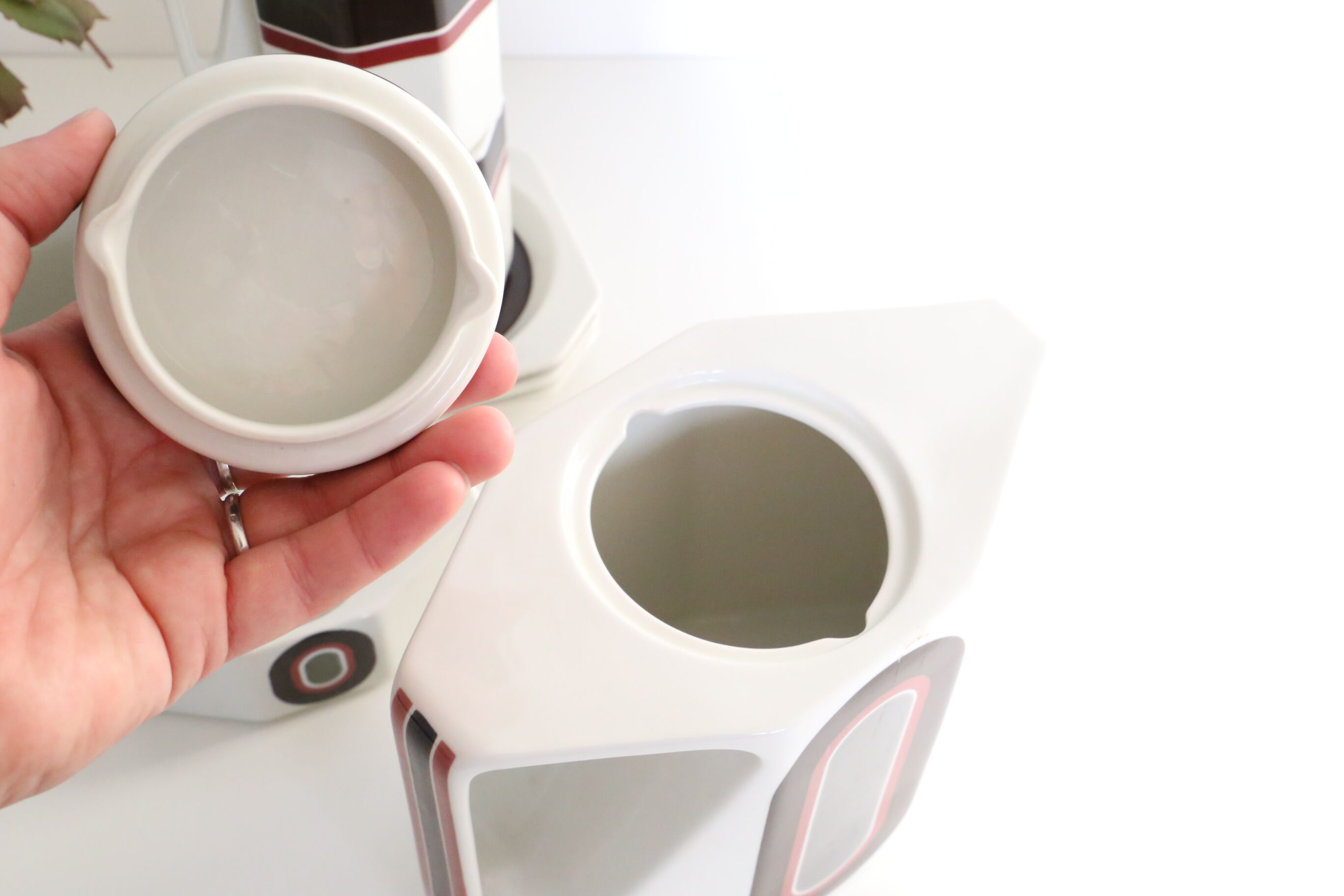 Coffee service from the Villeroy and Boch avant-garde range