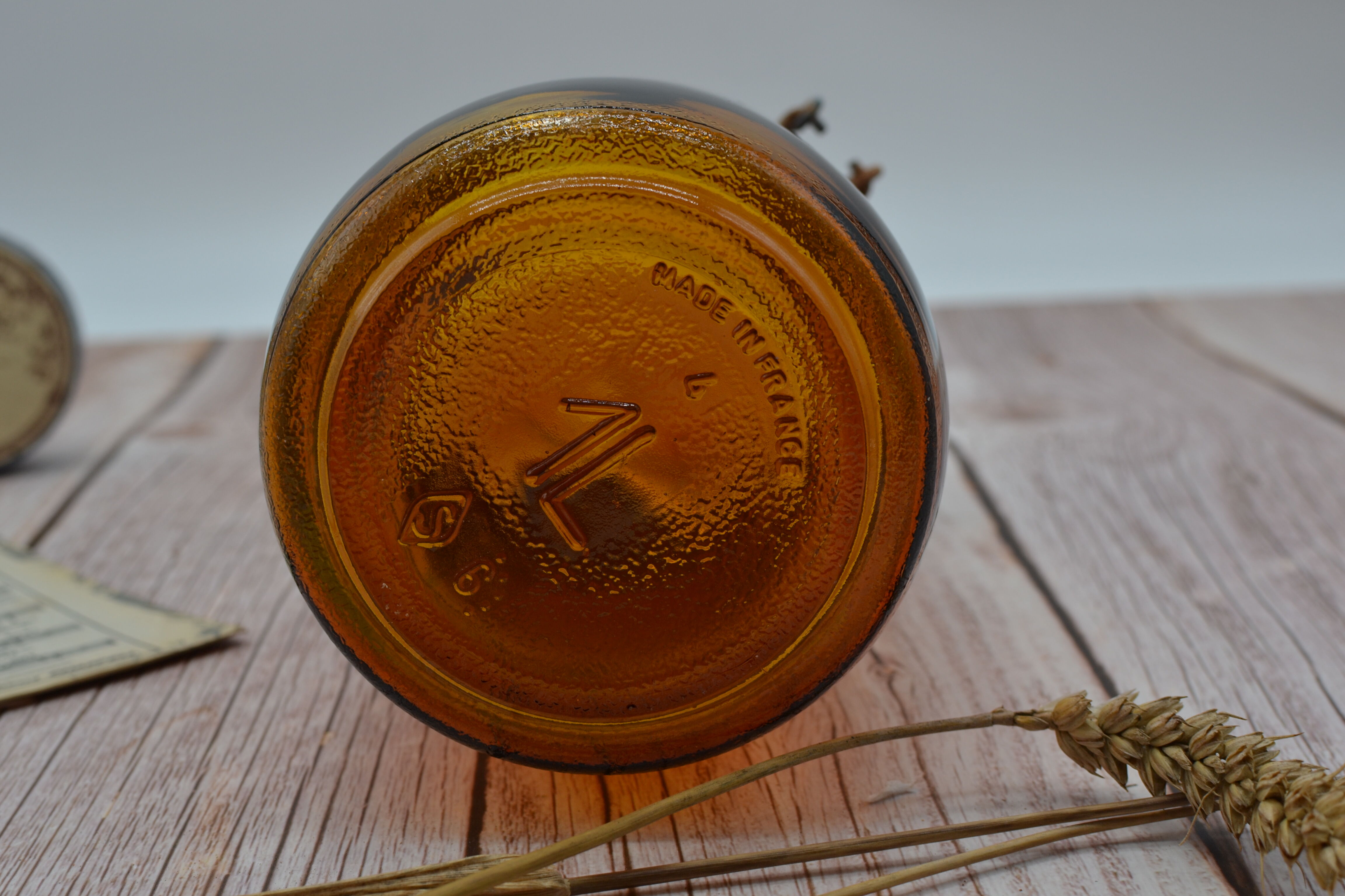 Amber jar the Practical capacity 1 liter