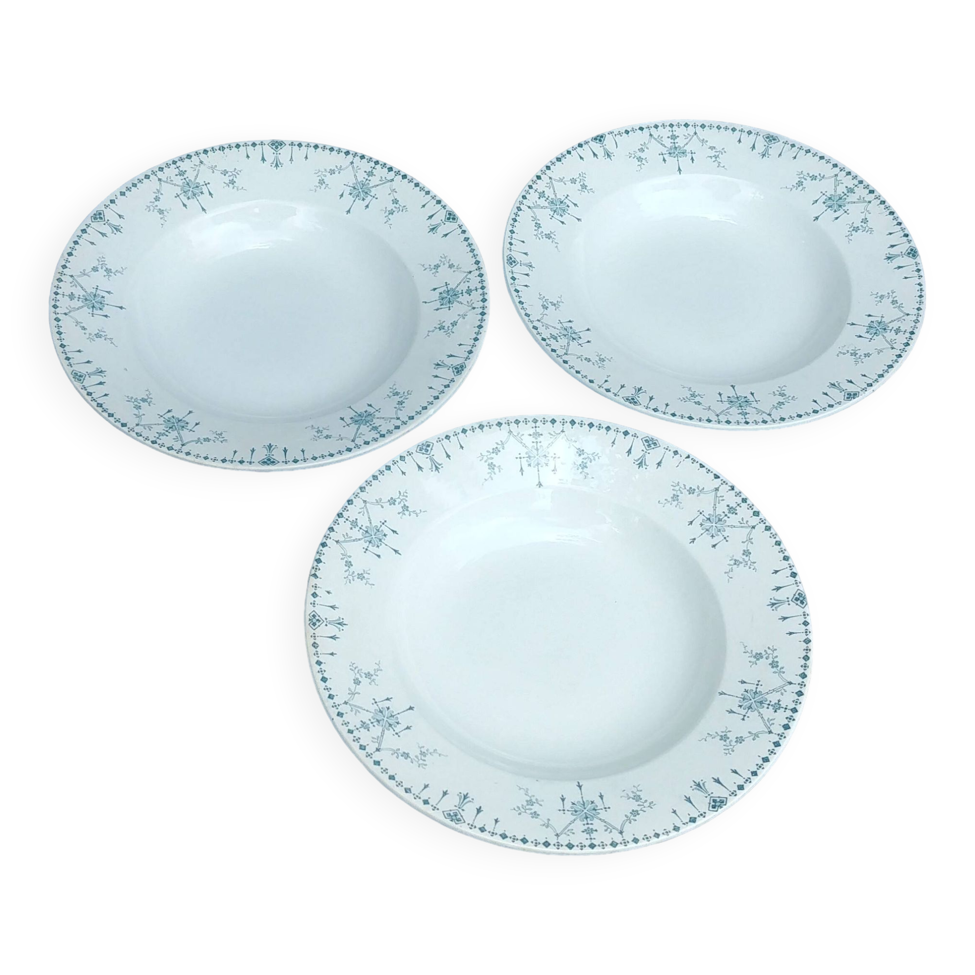 Three soup plates in opaque iron earth porcelain Moustier cluny KG model Victoria