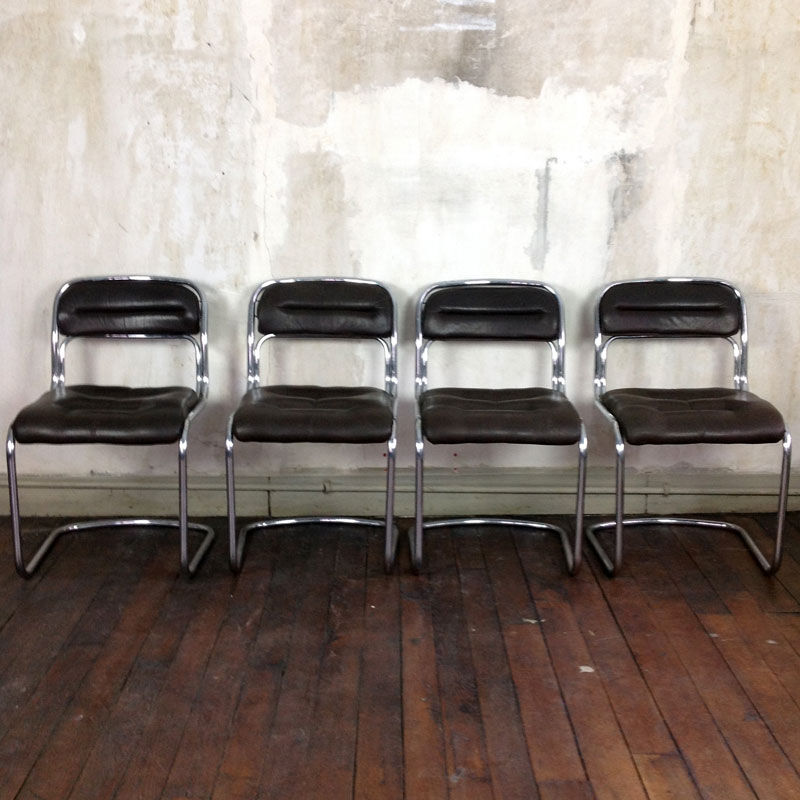 Suite de 4 chaises vintage années 70