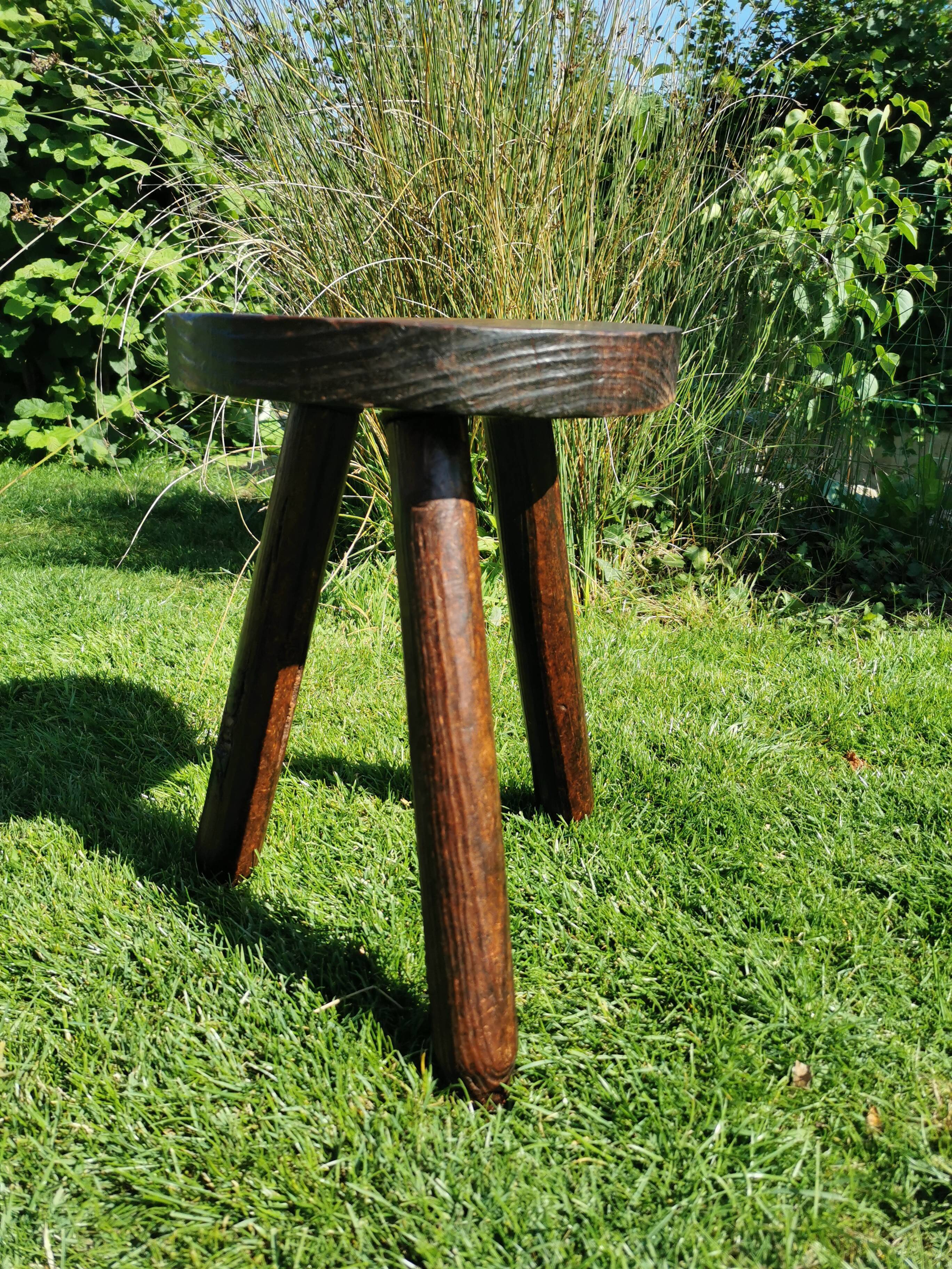 Tripod stool