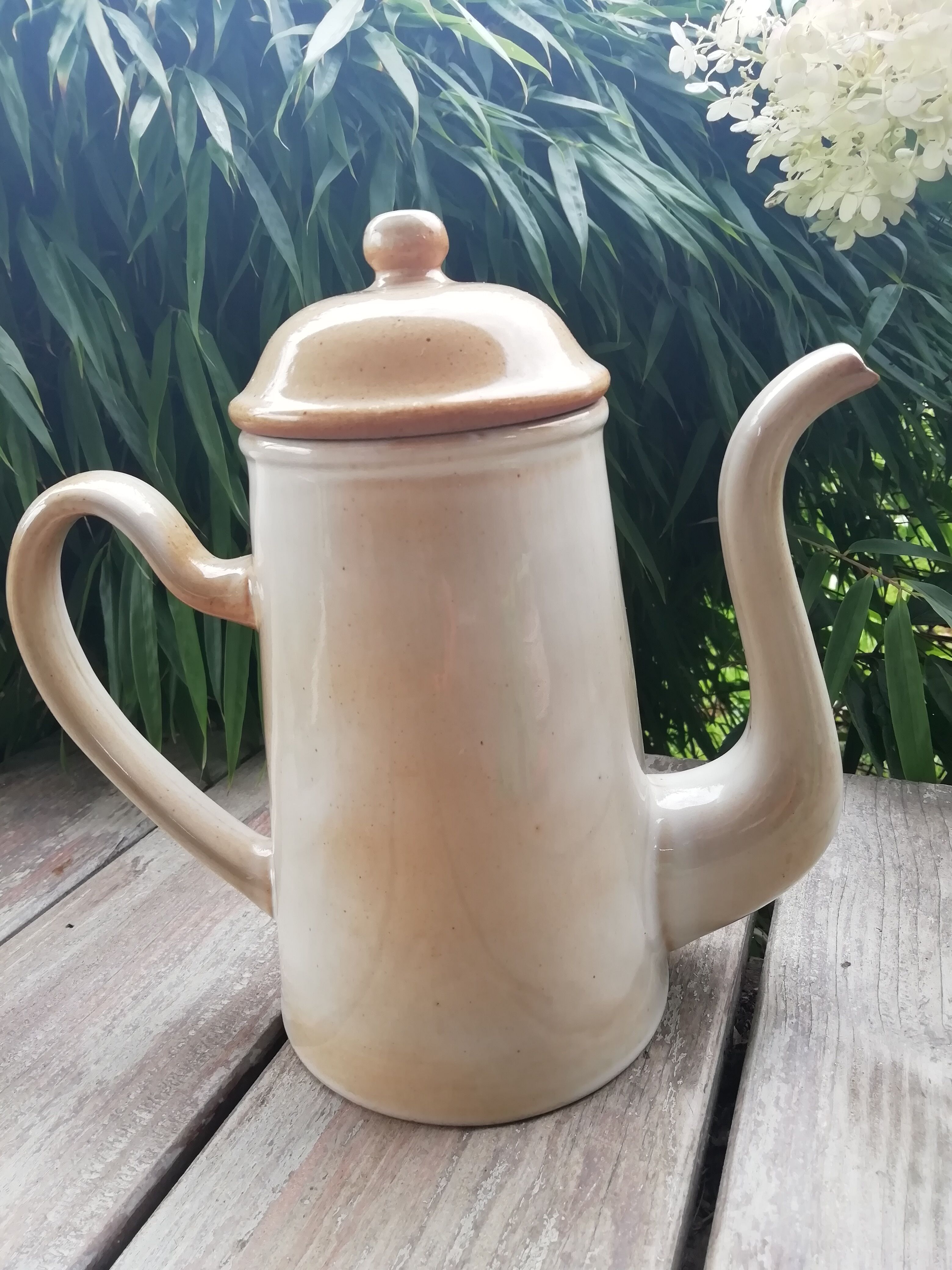 Cafetière en gès du marais