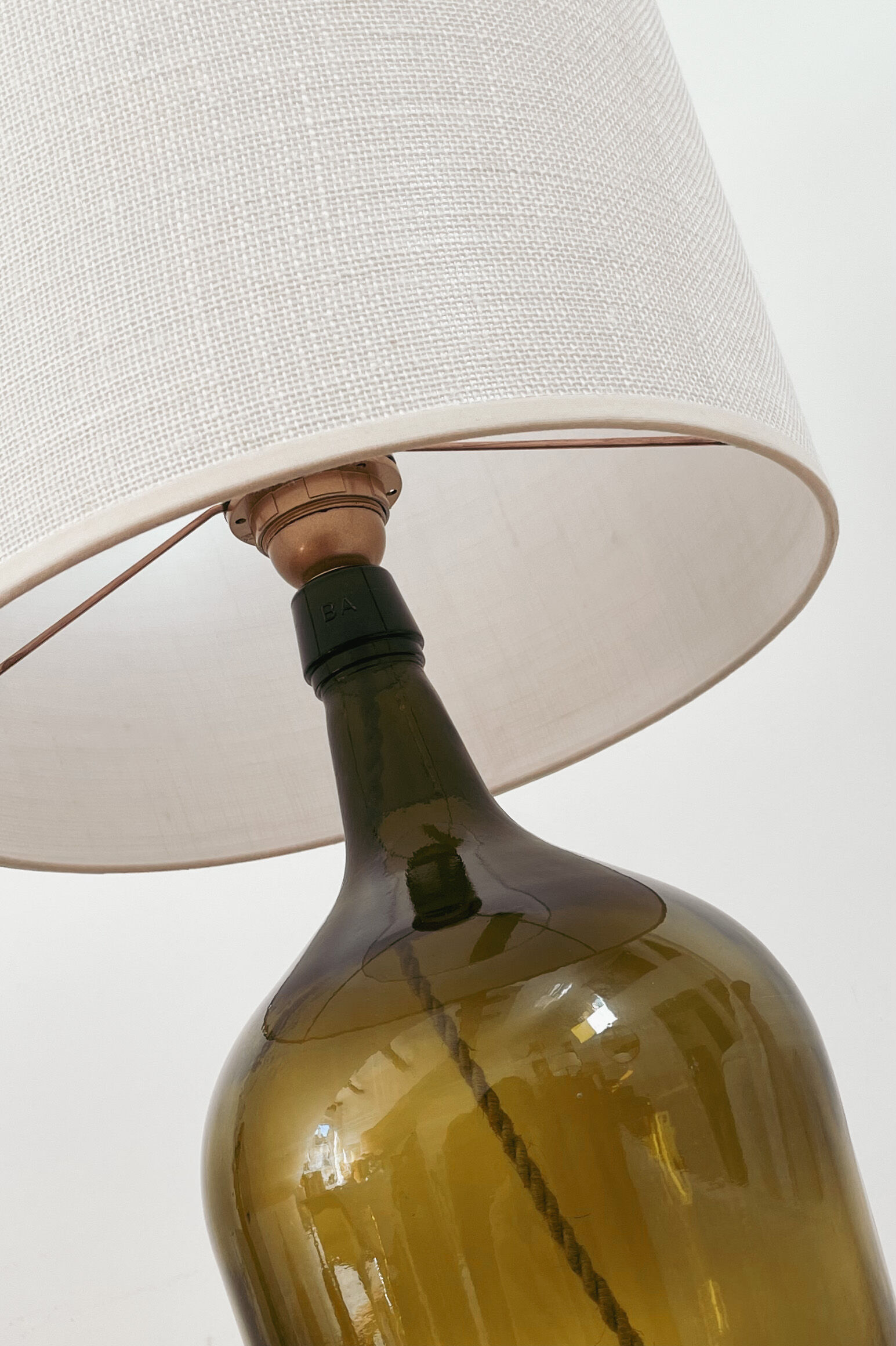 Demijohn linen lamp