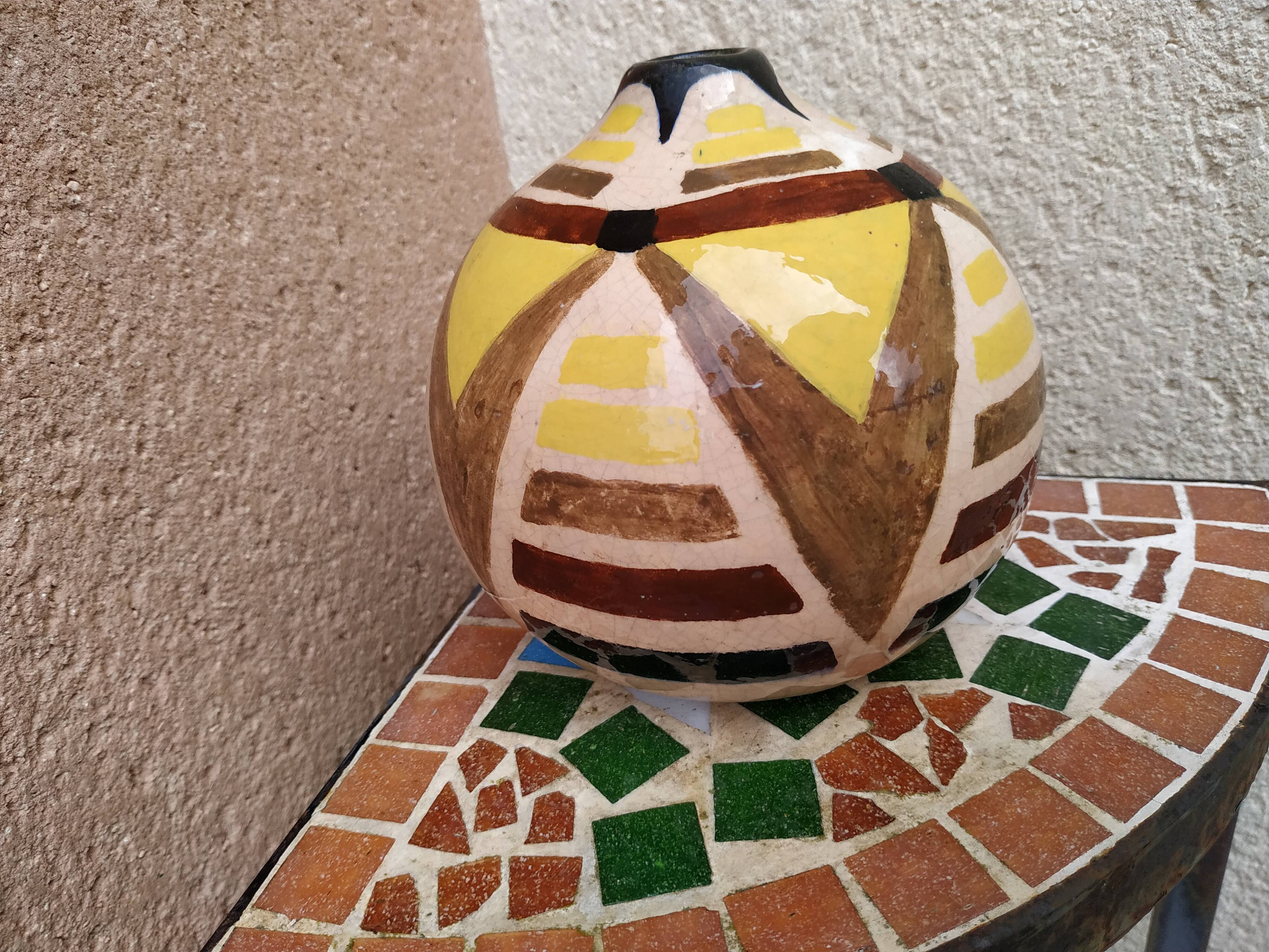 Vase ball design art deco