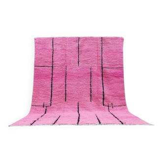 Traditional handwoven Berber rug in pink, size 150x250 cm.
