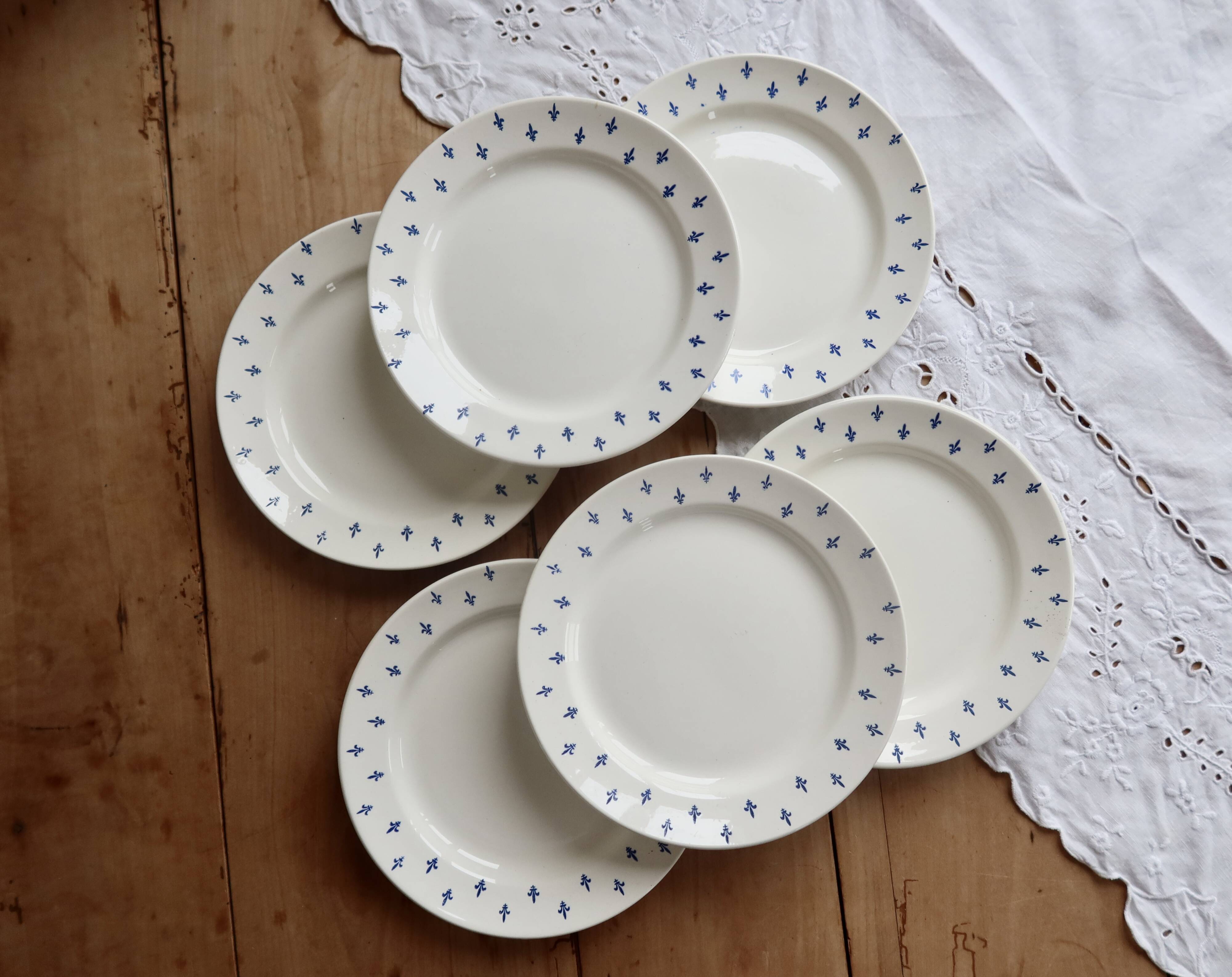 6 vintage dessert plates in white earthenware – blue fleur-de-lis decoration