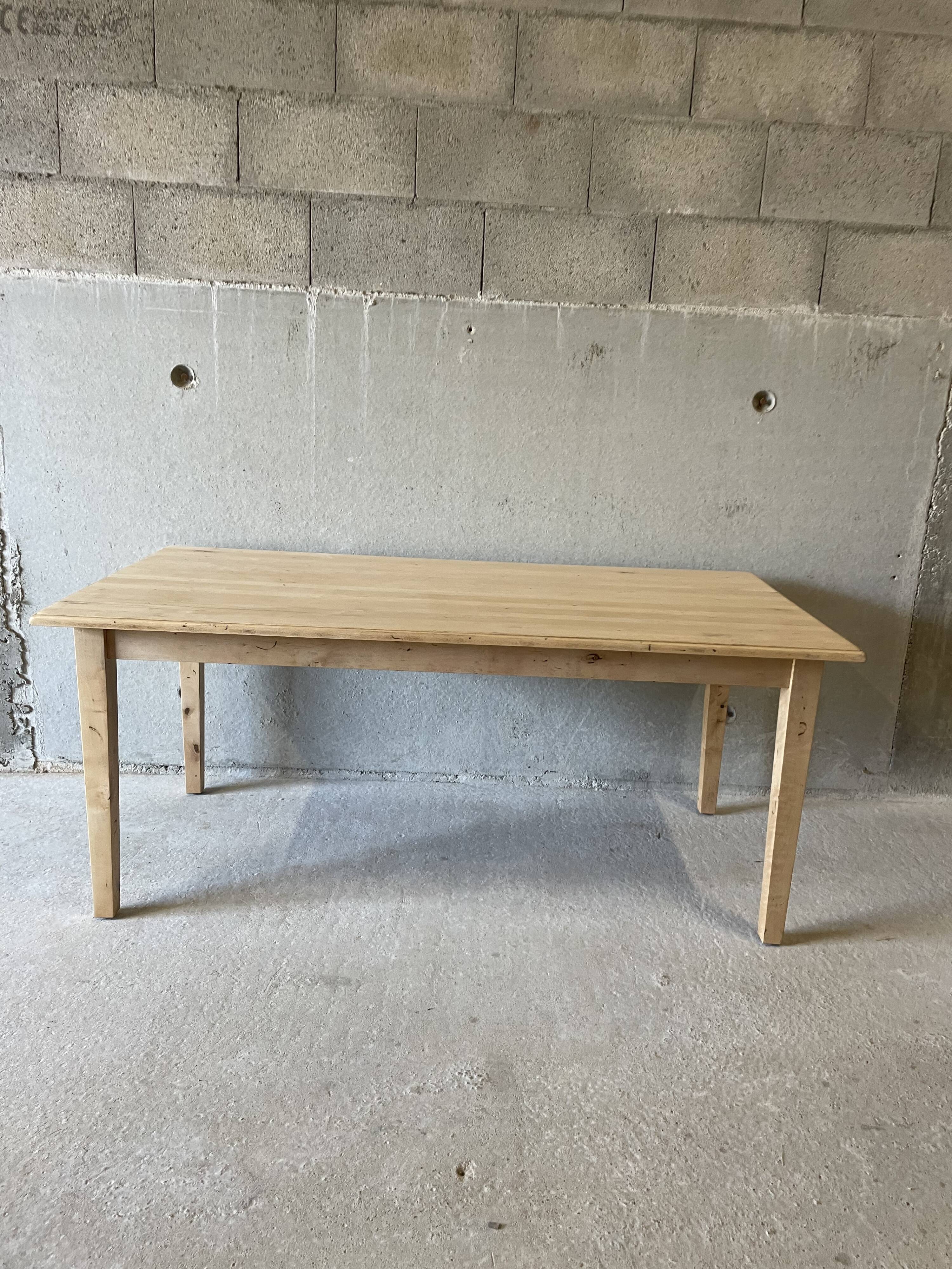 Large solid wood table – minimalist & authentic spirit