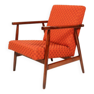 Fauteuil vintage style scandinave tissu orange 1970 couleur bois noyer design moderne milieu du siècle