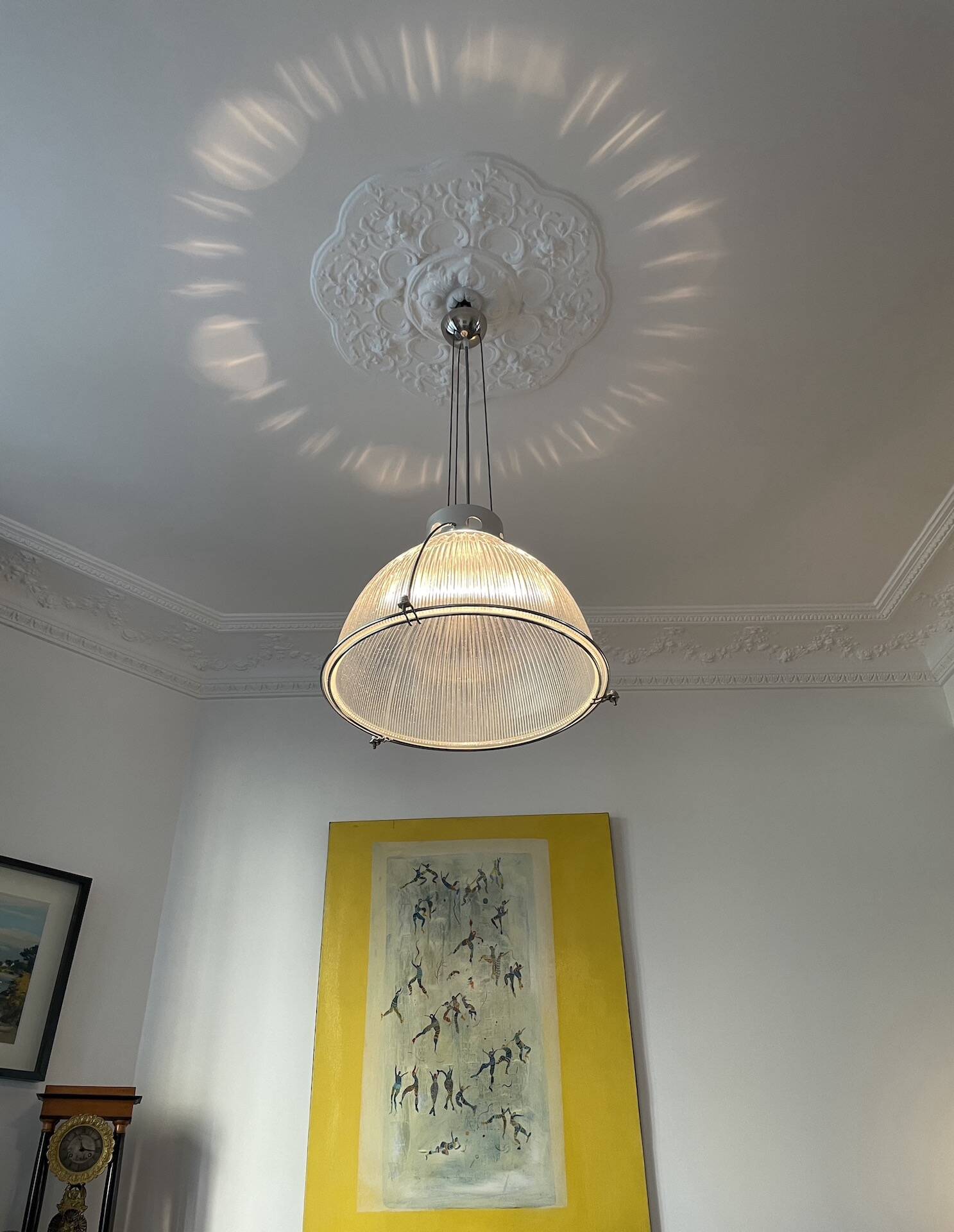 Large adjustable height holophane suspension, diameter 48 cm, series available.