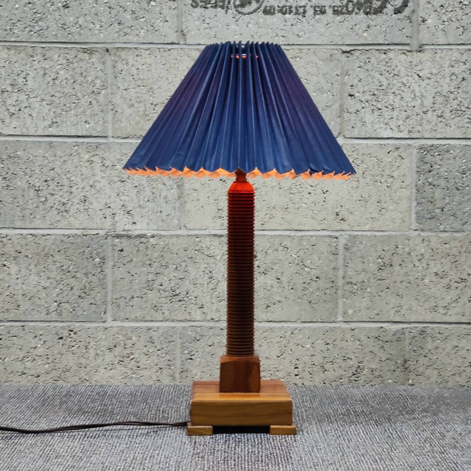 Art deco lamp in turned wood 1930