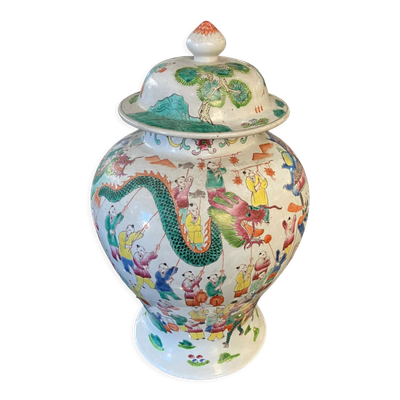Grande potiche couverte chinoise polychrome décor dragons