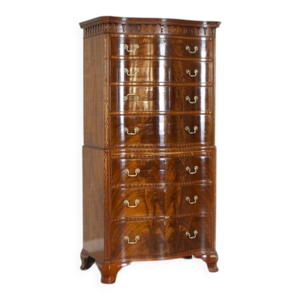 Commode antique avec - vernis