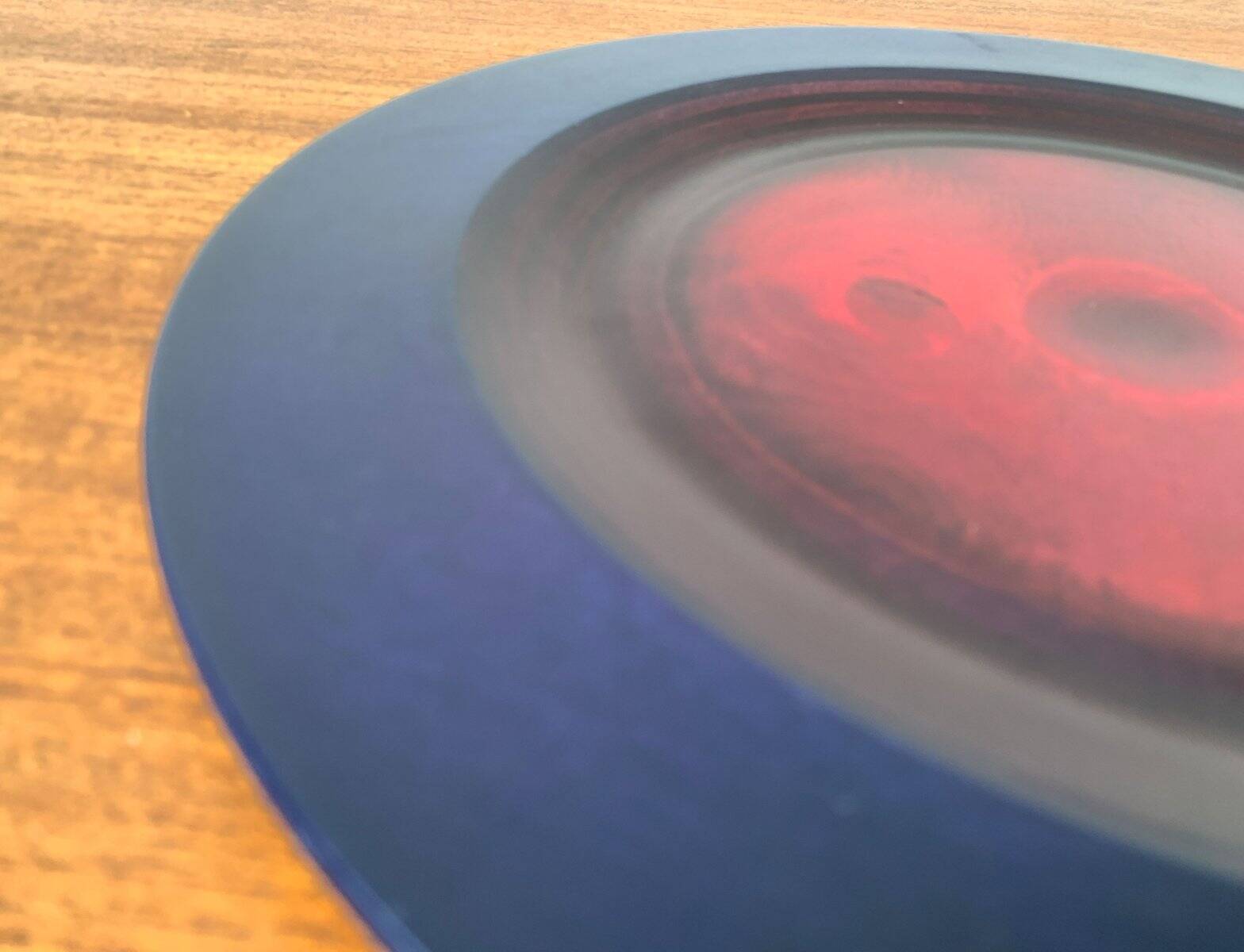 Assiette déco en bouleau finition vintage de Tailio Design, Finlande, années 1970