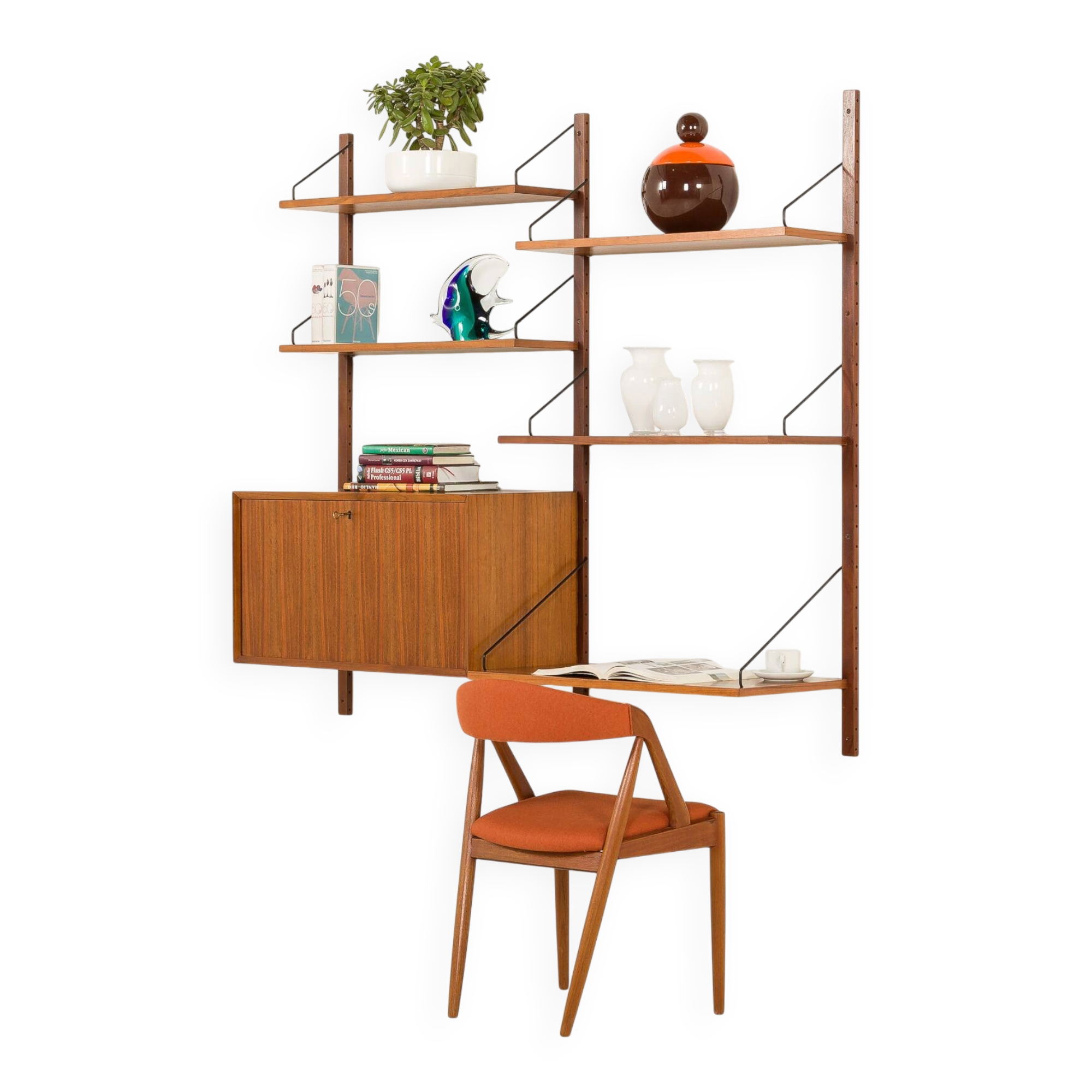 Poul Cadovius shelving unit with a desk in walnut for Cado, 1960s