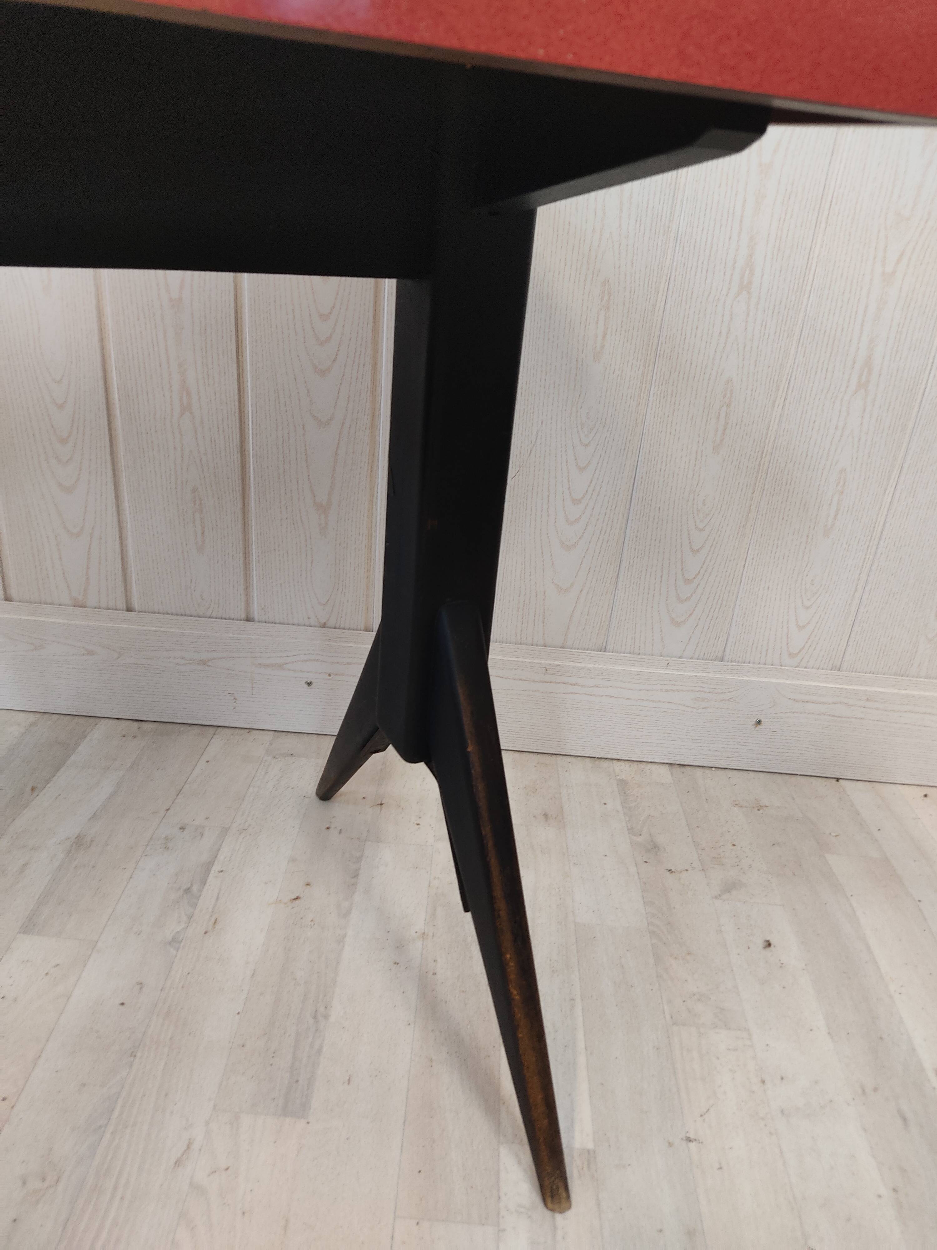 Bistro table 50s 60 feet compass