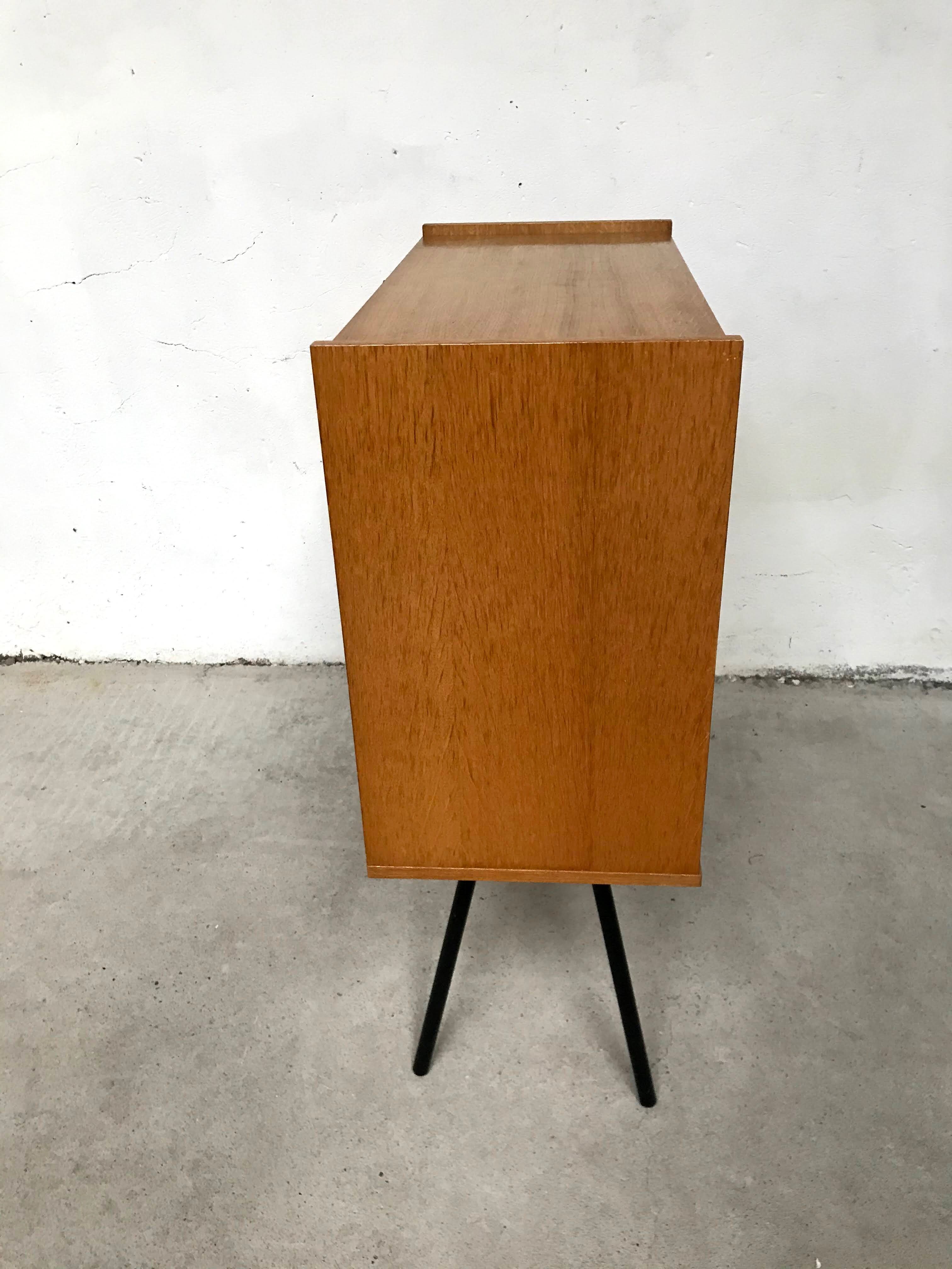 Vitrine petit meuble bois blond vintage années 60