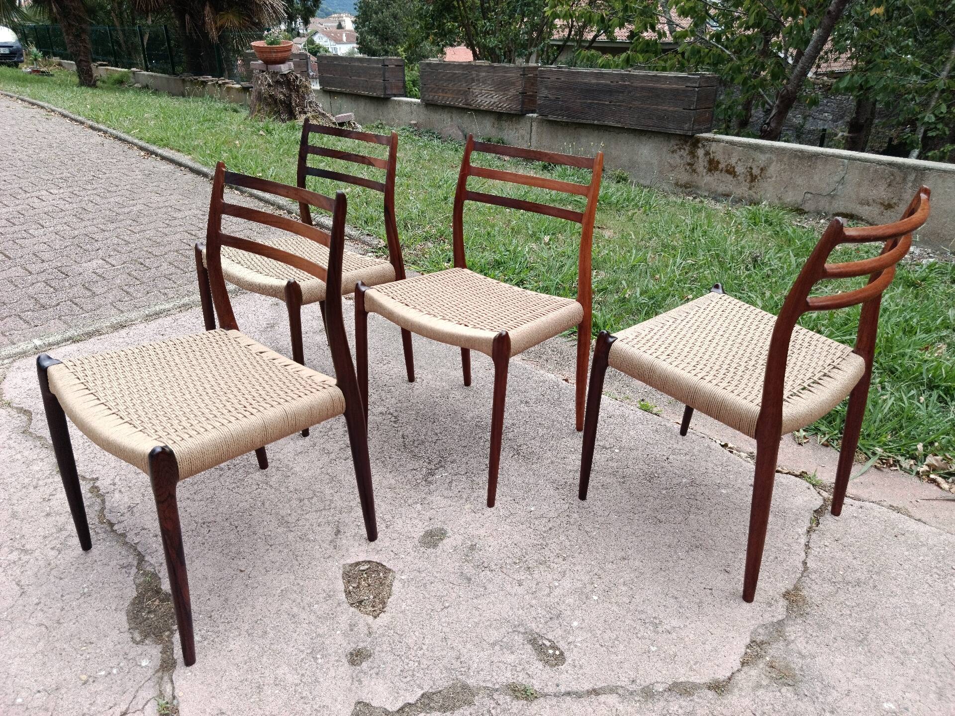 Chaises no78 palissandre/ corde Niels Otto Moller