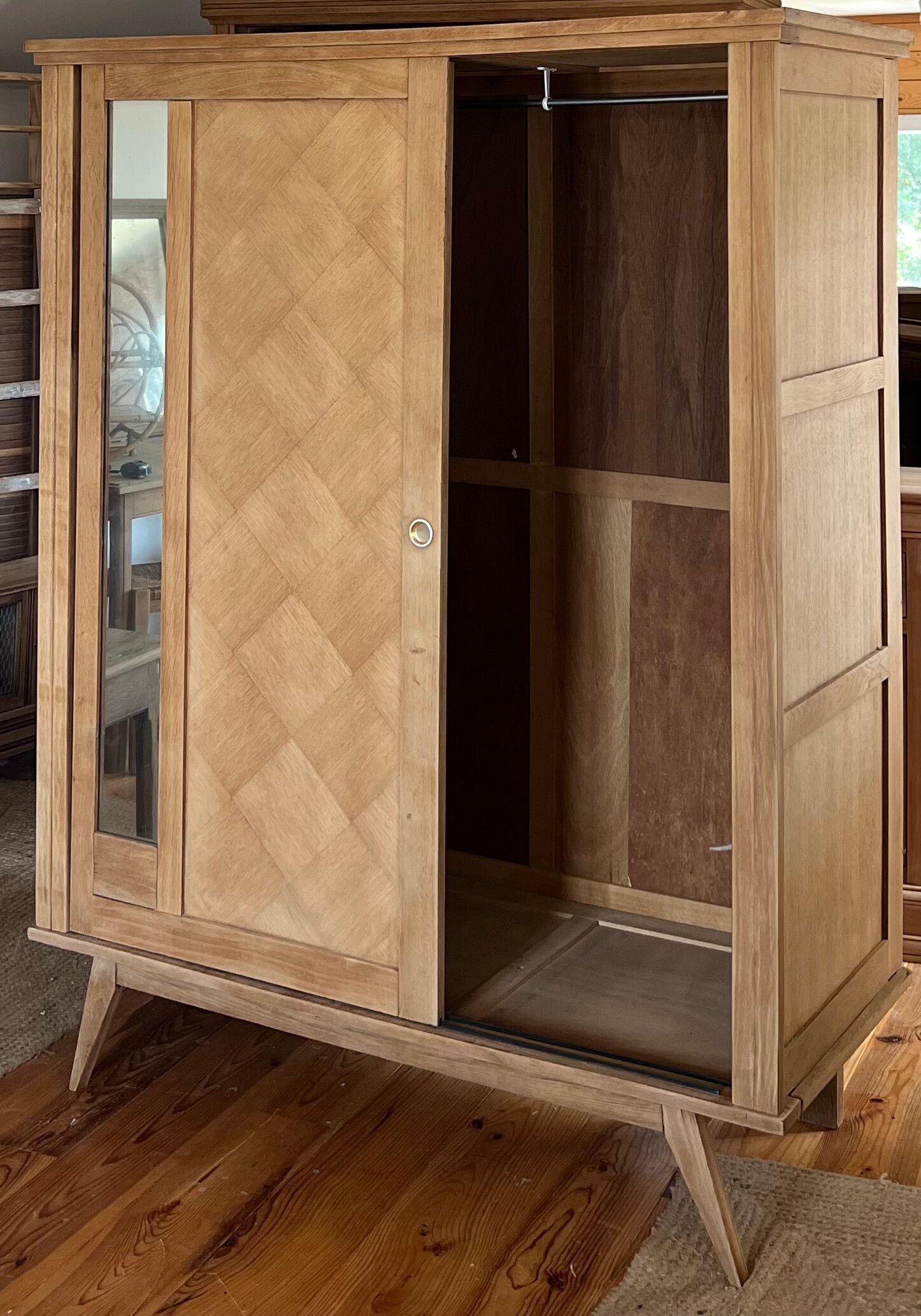 Armoire penderie vintage des années 60 en chêne brut