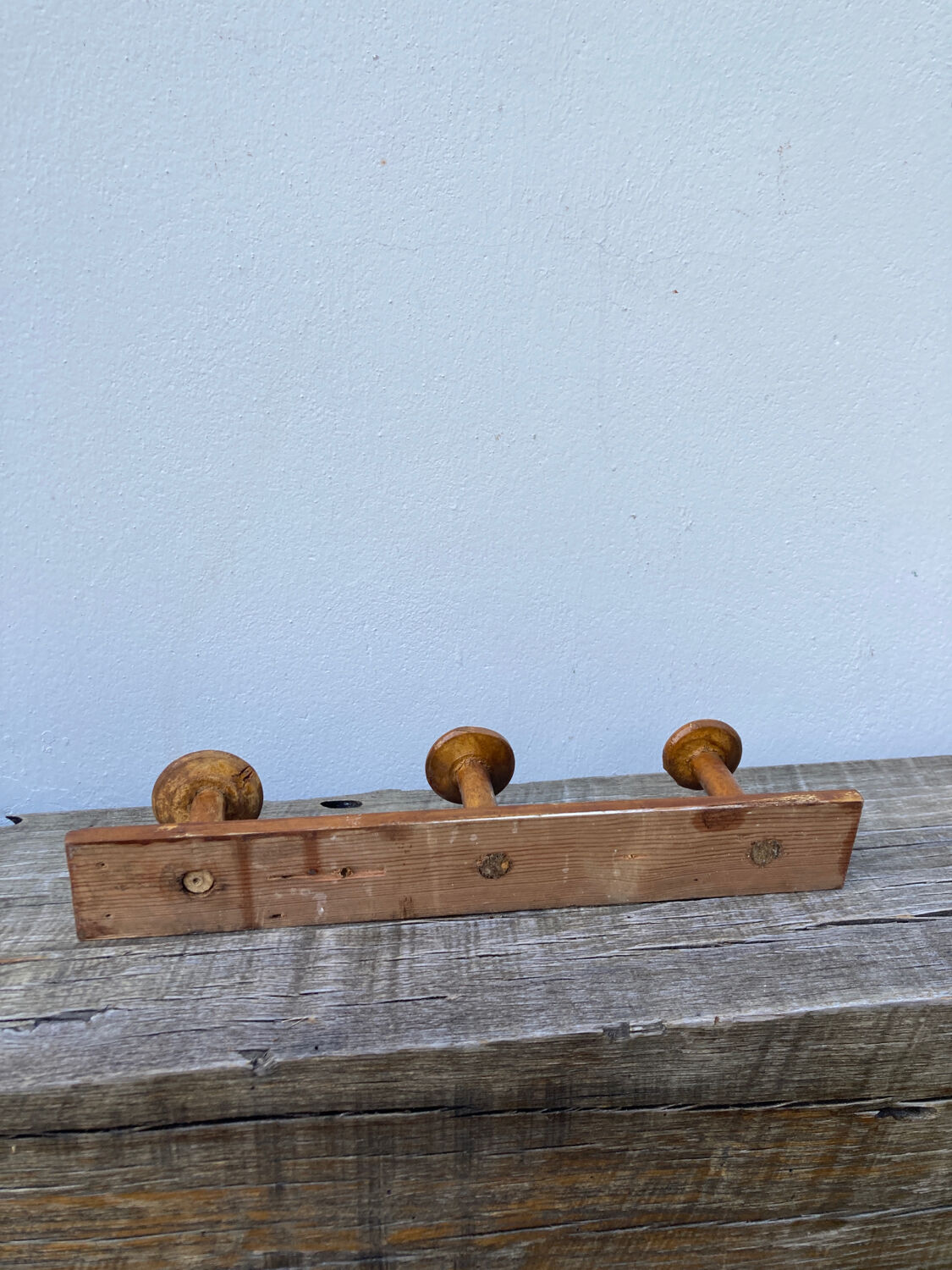 Portemanteau de ferme en bois ancien