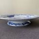 Assiette sur piédouche en faïence bleue et blanche Creil & Montereau, service "Japon", XIXème siècle