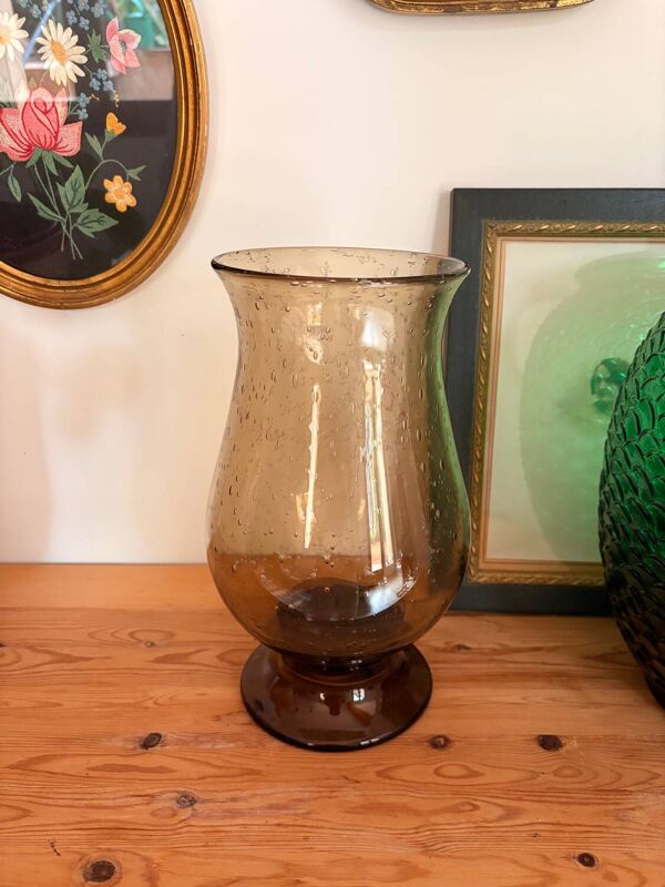Vase en verre bullé marron fumé – forme tulipe évasée – vintage ann