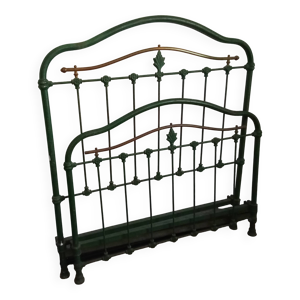 Lit en fer et cuivre