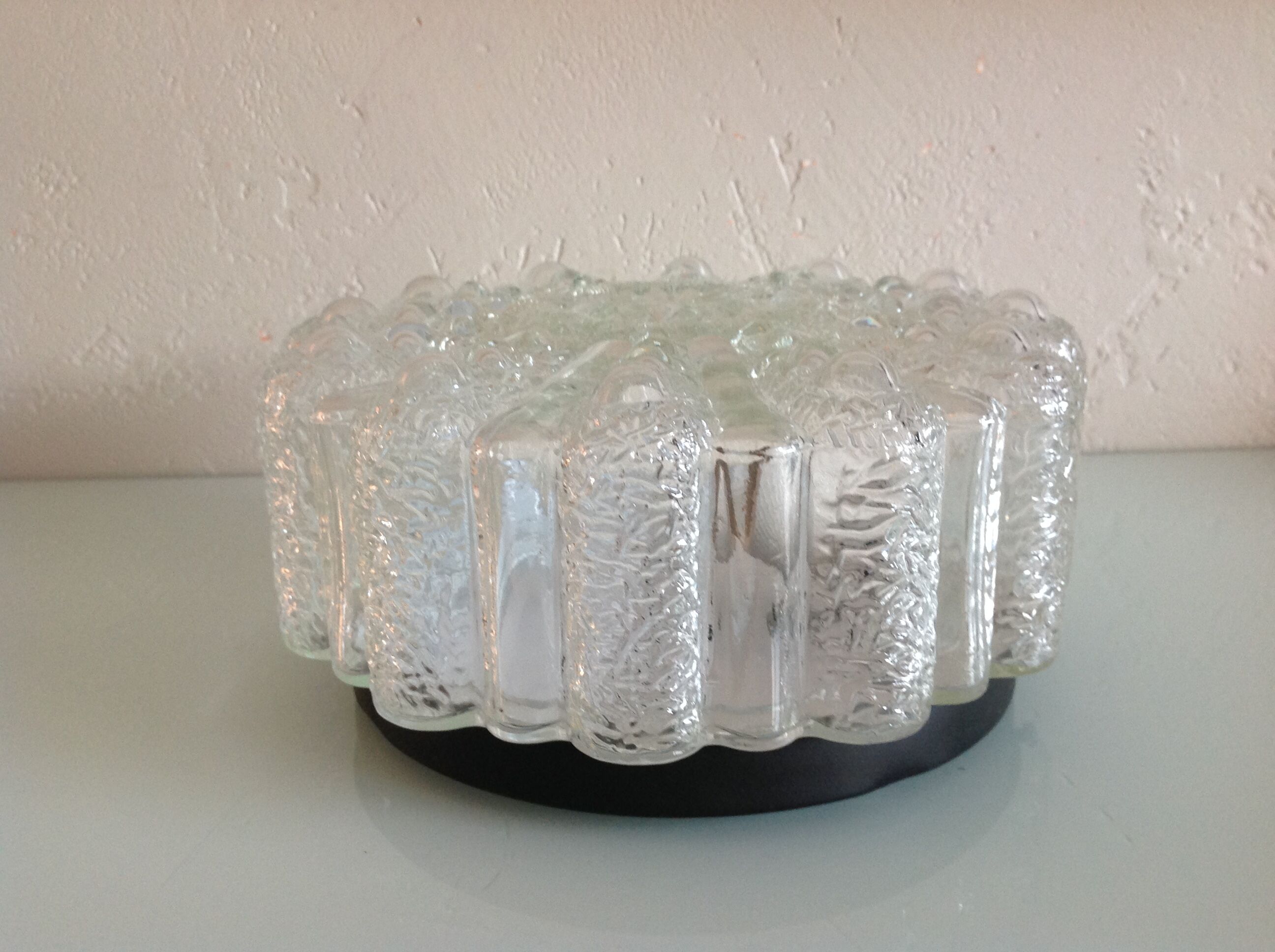 Round ceiling lamp in bubbled glass / vintage 60s-70s