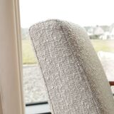 Fauteuil bouclé vintage bois couleur noyer tissu gris champagne design mid