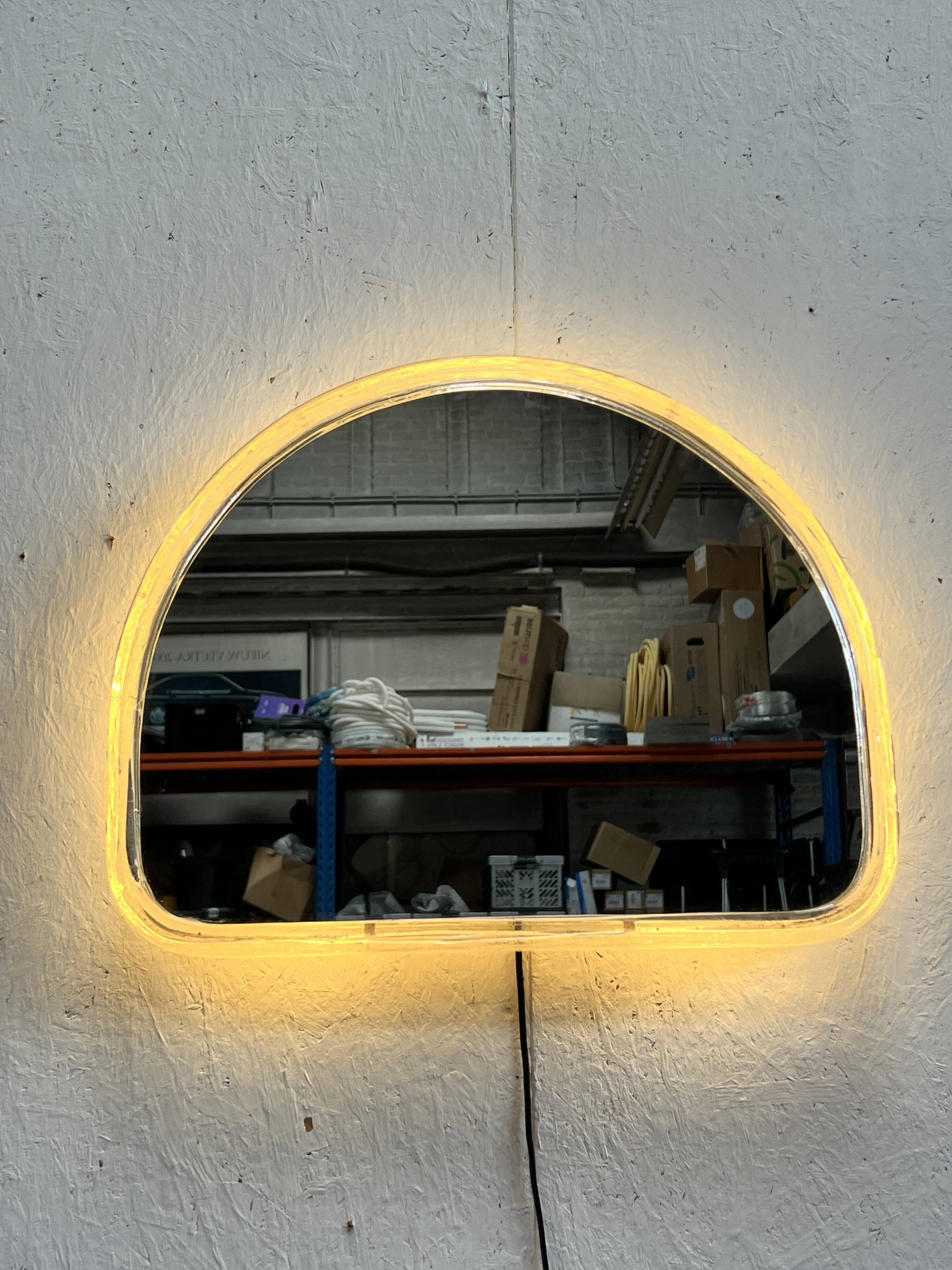 Miroir Hillebrand vintage demi-rond avec éclairage