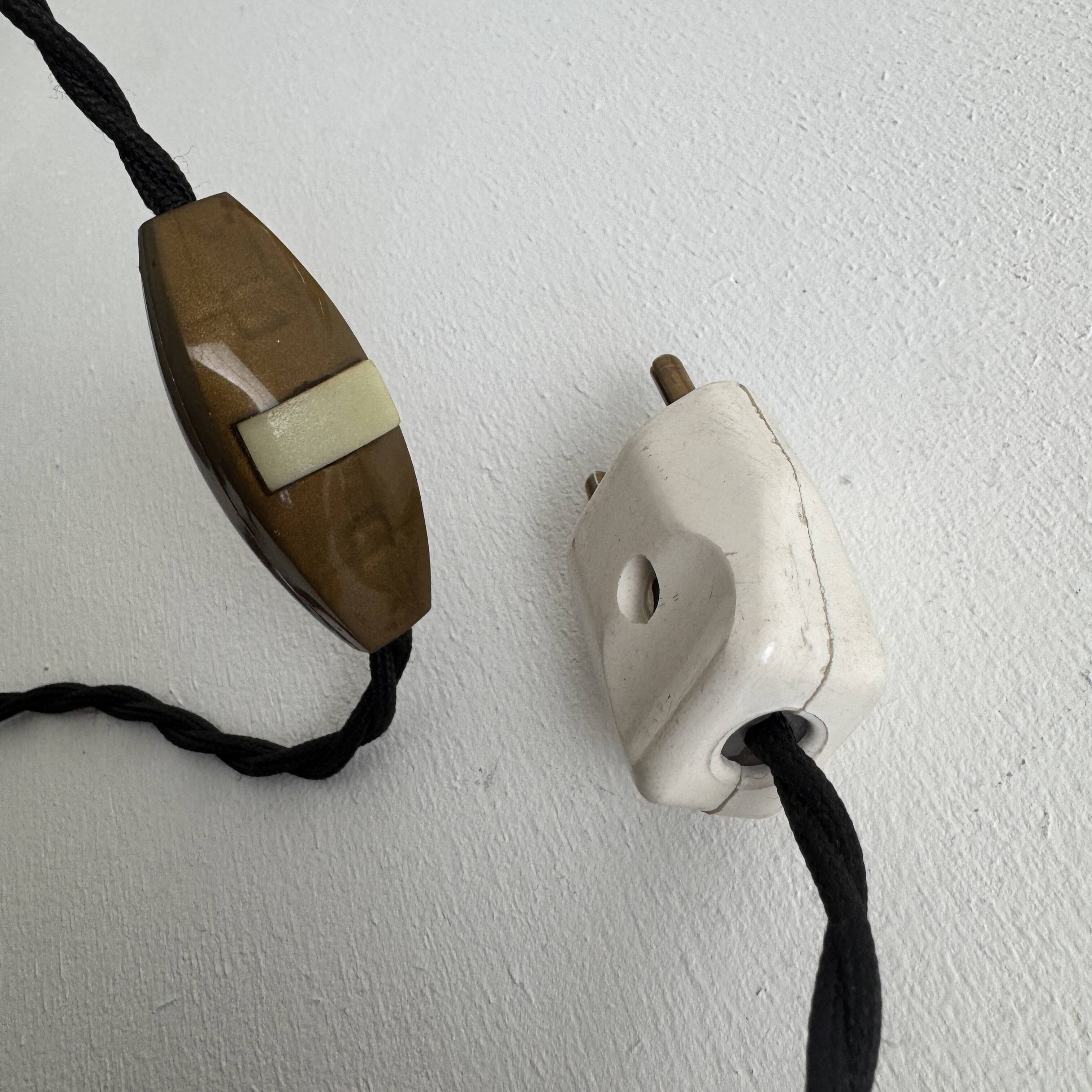 OLD VINTAGE DESK LAMP RAISE AND LOWER