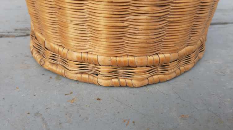 Vase bouteille vintage en osier