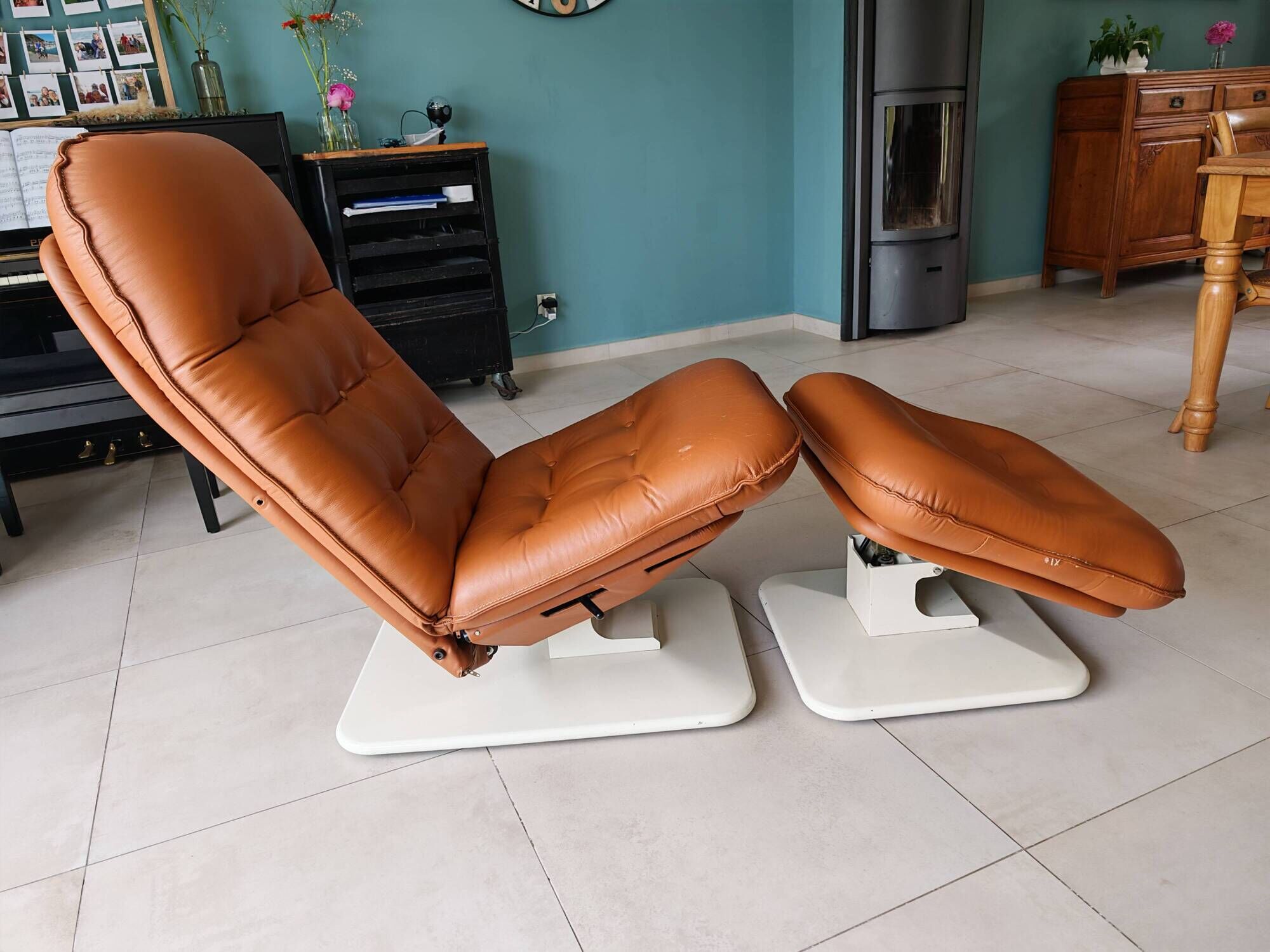 Vintage Lounge Chair & Ottoman "Origlia" – Tawny Leather & Pirelli Straps