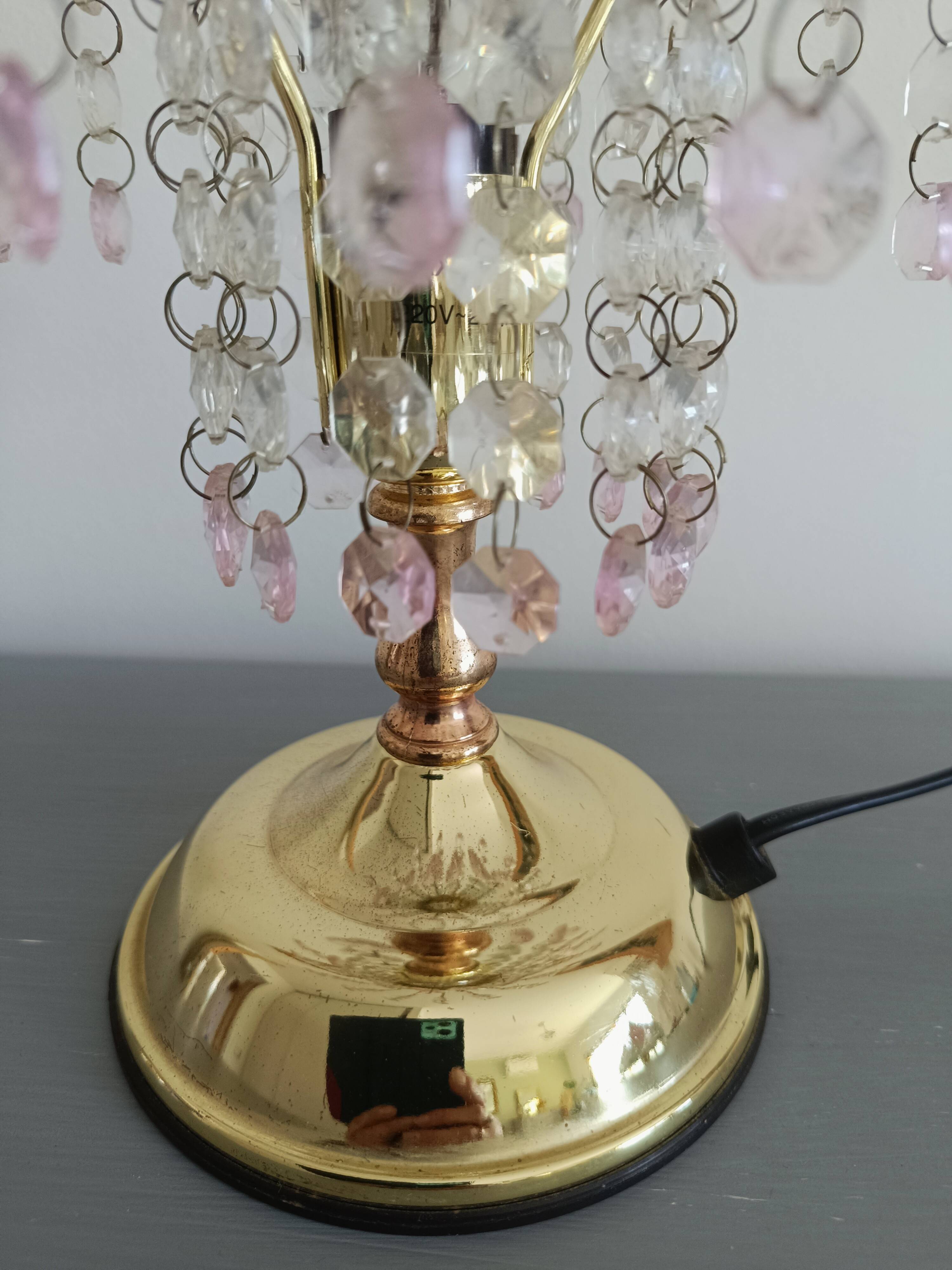 Table lamp with glass pendants