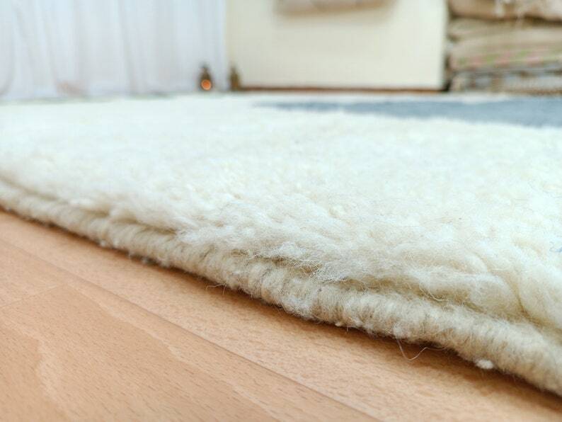 Traditional handmade Beni Ouarine rug 250cmx150cm