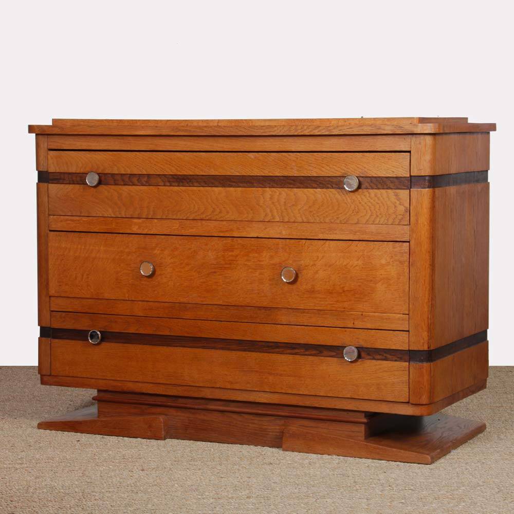 Commode en chêne datant des années 1950