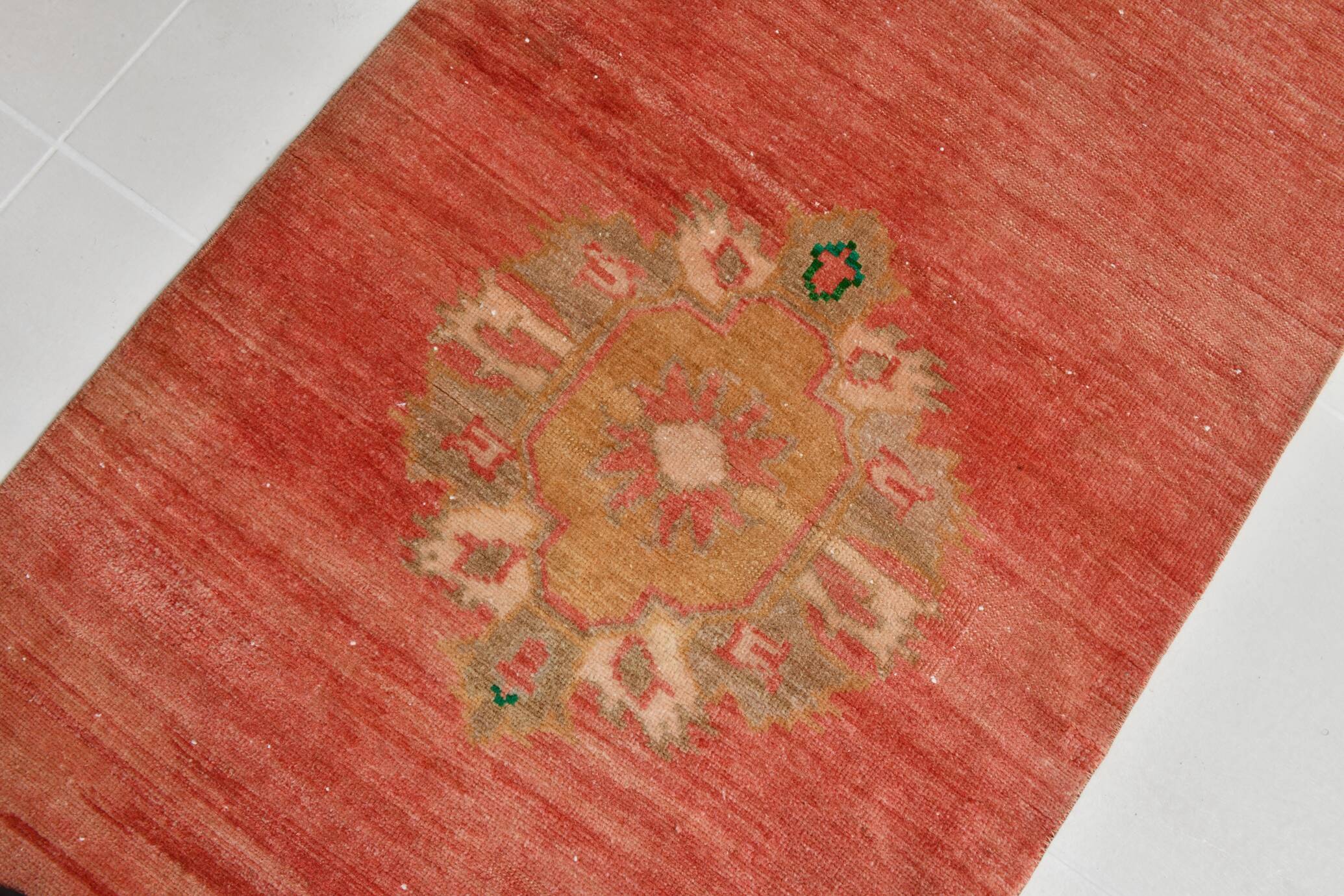 Red & Cream Classic Turkish Runner Rug, 75x296Cm