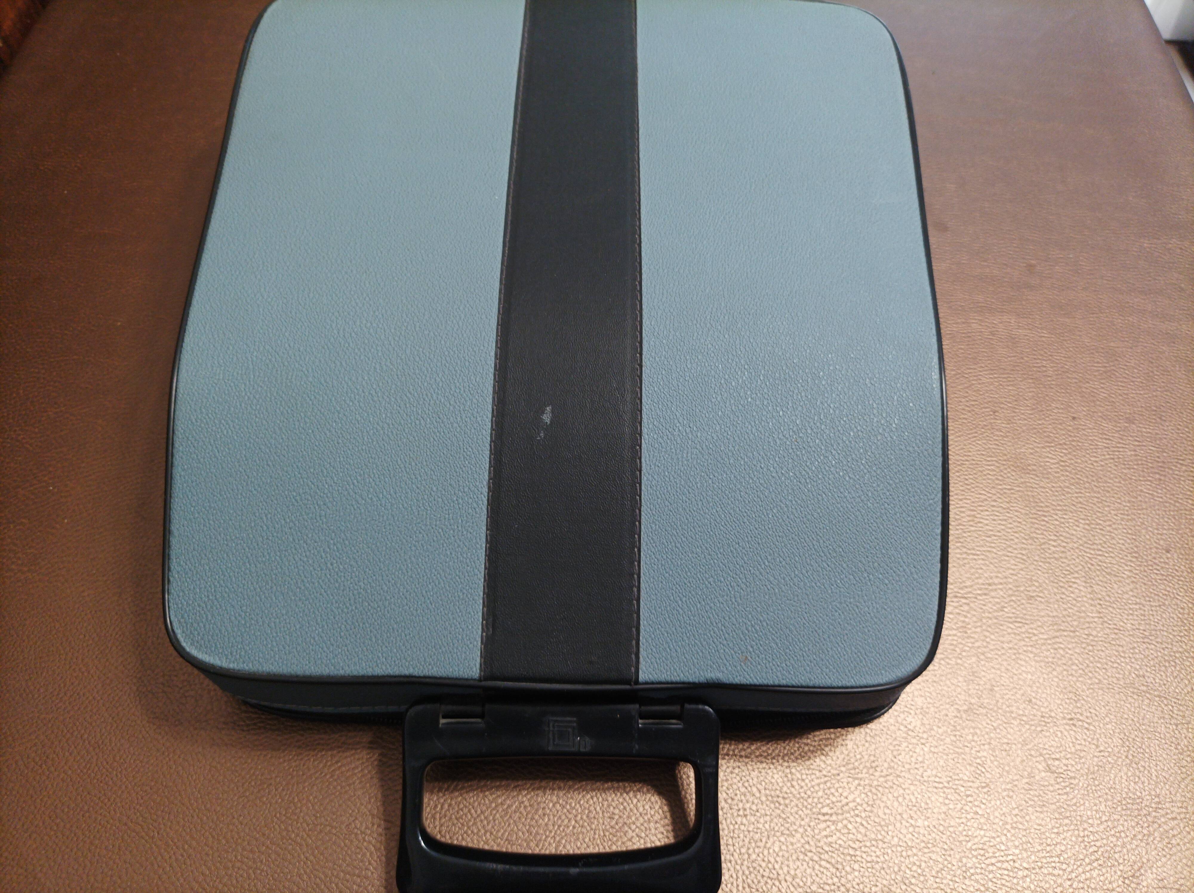 Olivetti lettera 32 green typewriting machine 1960s like new