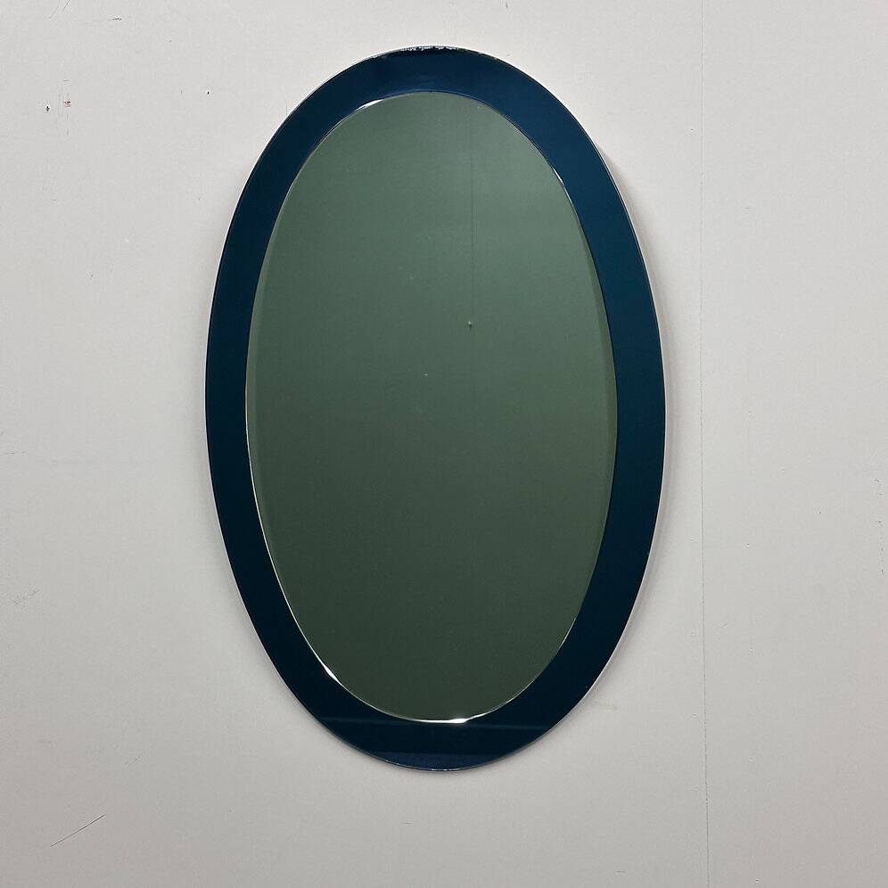 Rare paire de miroirs ovales bleus italiens, attribués à Cristal Arte, années 1970