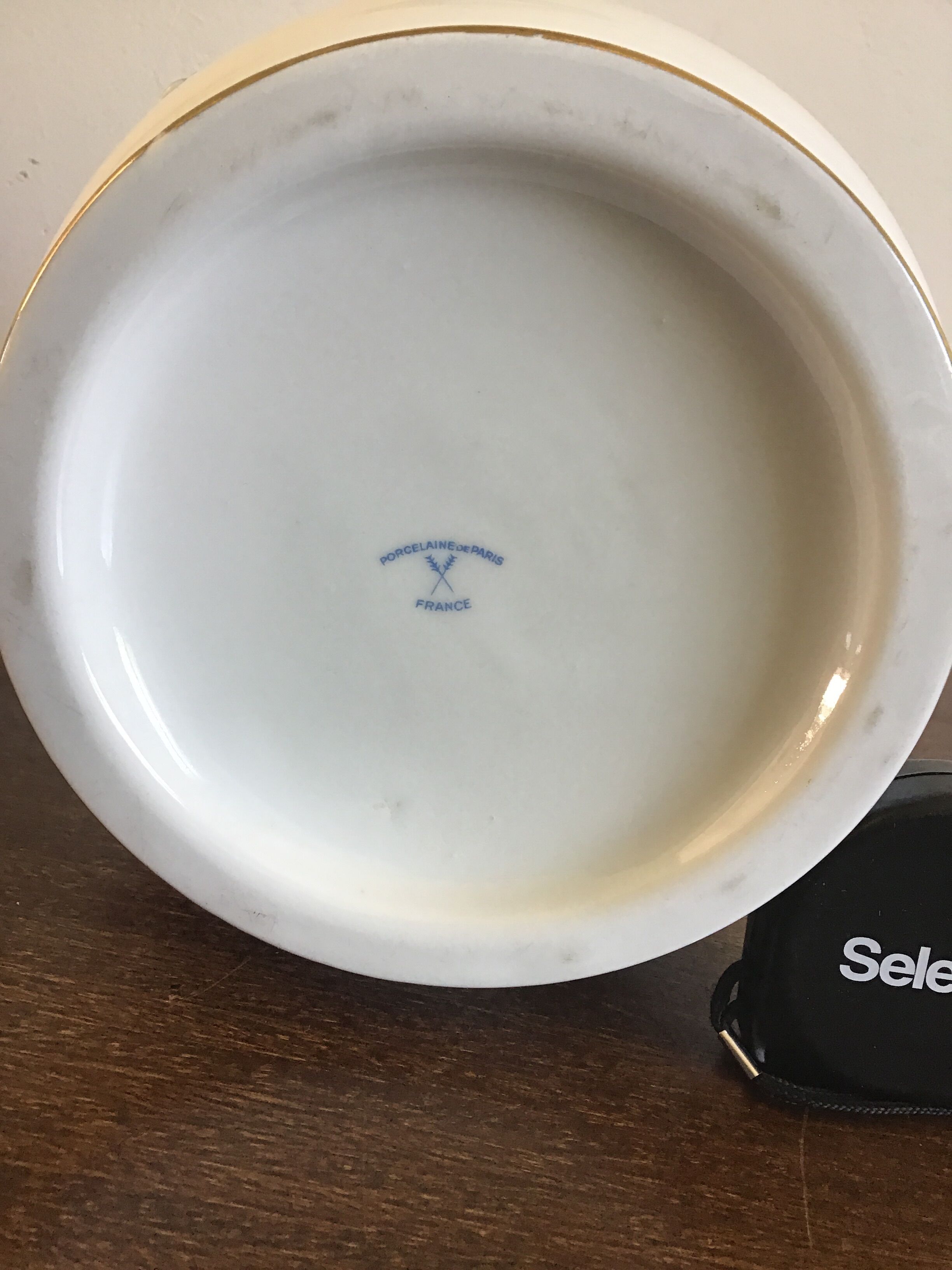 Paris porcelain pot cache