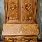 Louis XV style curved cabinet in marquetry.