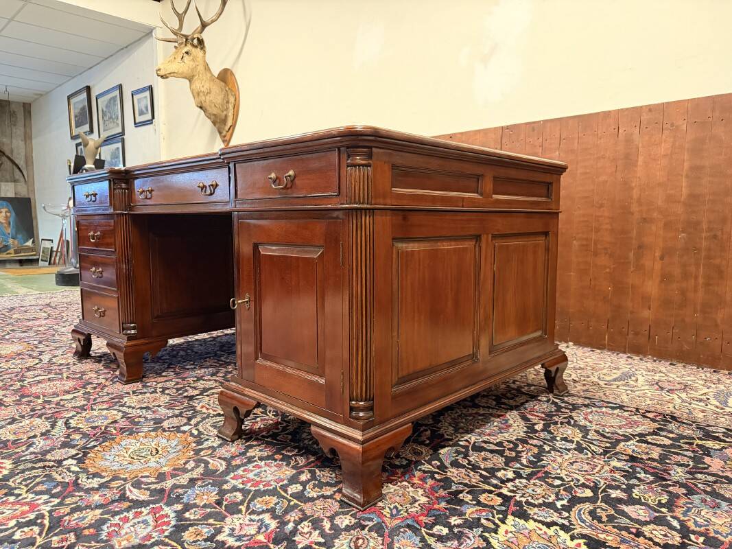 Classic English Mahogany Desk Partnerdesk