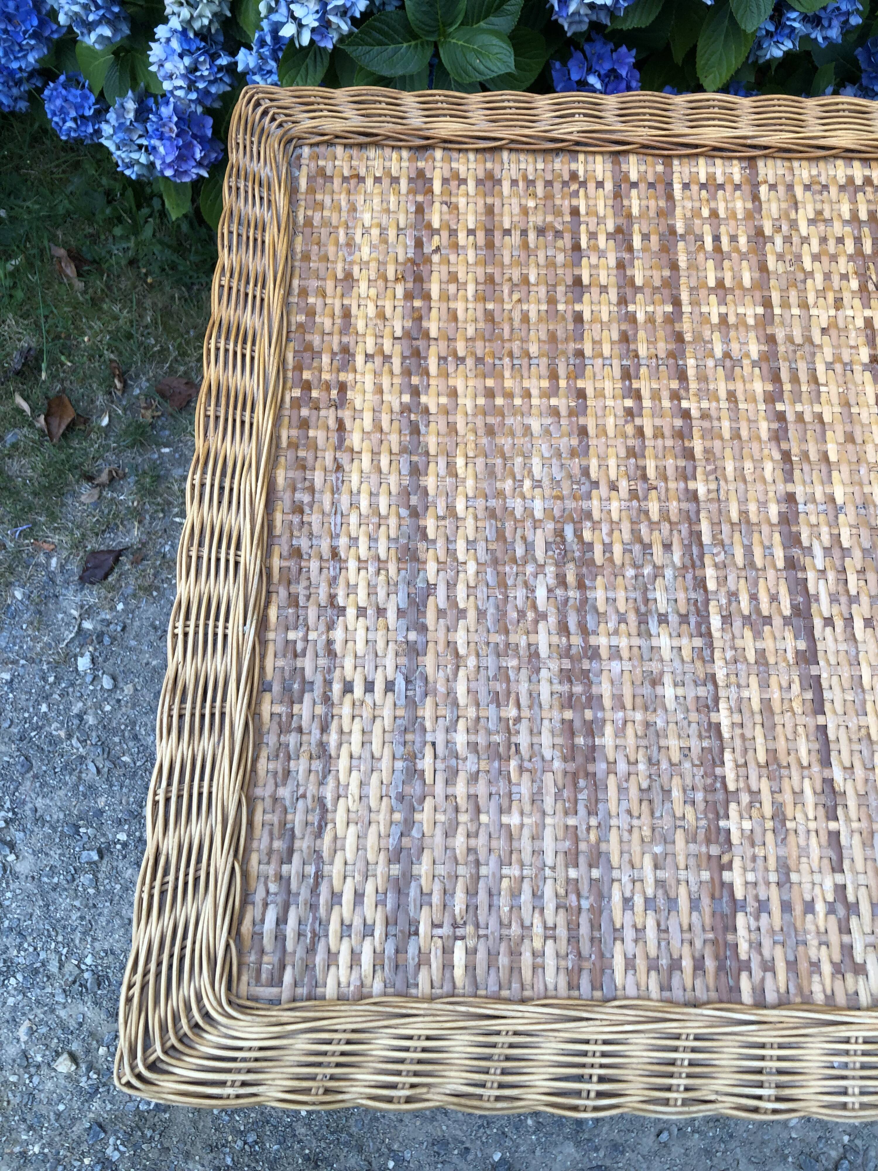 Vintage rattan chest of drawers has 3 drawers.