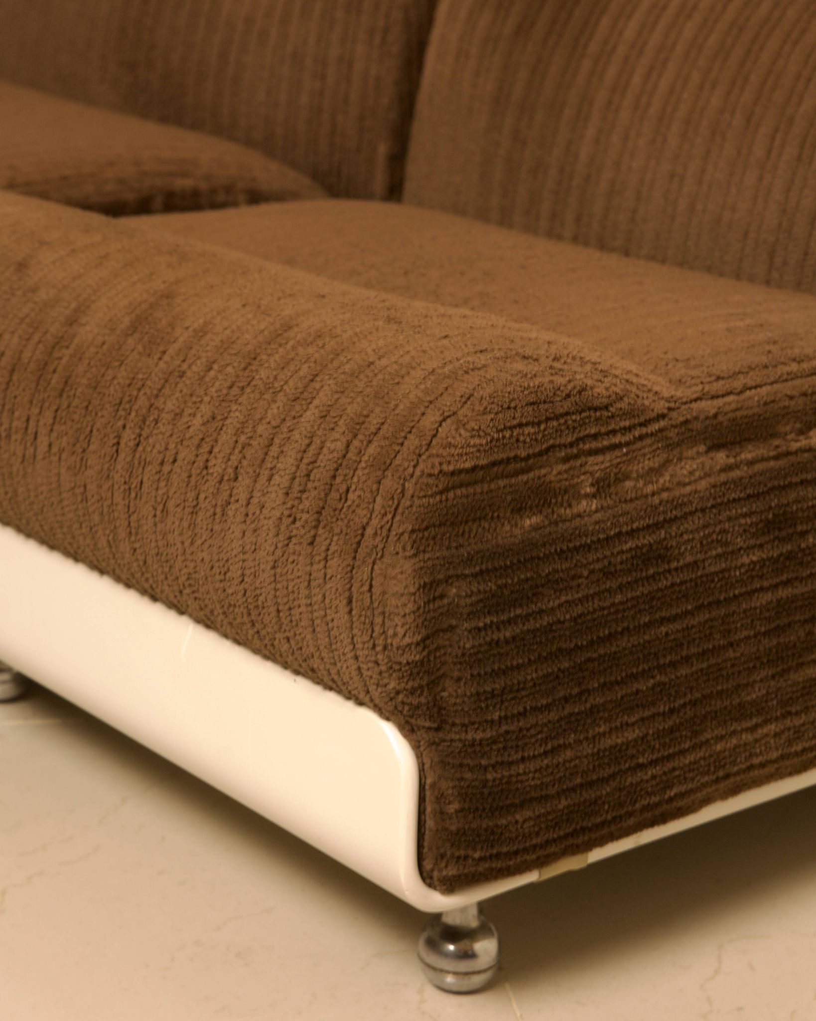 3 chauffeuses "Concha" en velours marron par Jo Otterpohl pour COR
