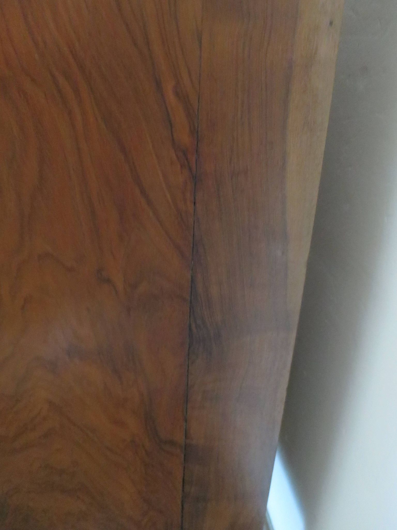 Rare - Pretty old chest of drawers with 4 drawers and 3 locks - In walnut - 1930